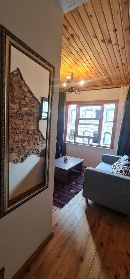 Galata Duplex Apt. *balcony* 1 Min To Metro Stn. * Istanbul