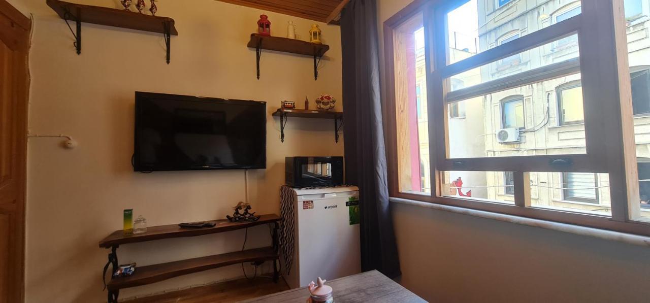 Apartment Galata Duplex Apt. *balcony* 1 Min To Metro Stn. Istanbul
