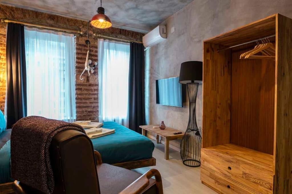 Classy Furnished Studio In The Heart Of Karakoey