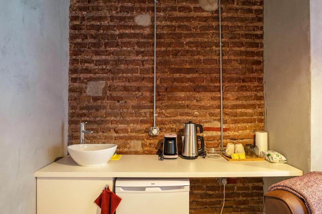 Apartment Classy Furnished Studio In The Heart Of Karakoy