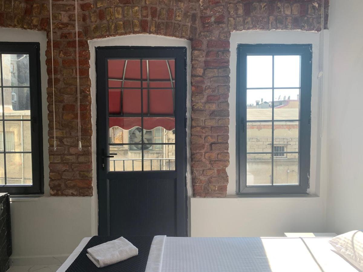 Nearby Taksim Spacious Flat With Duble Bed Apartment