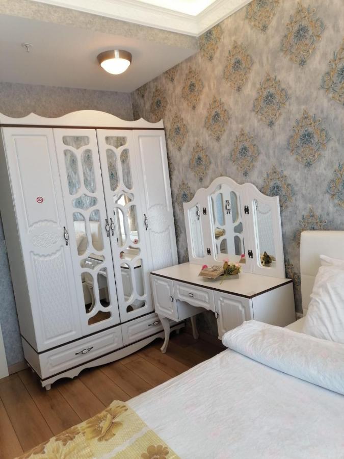 Mall Of 1 Apartment *