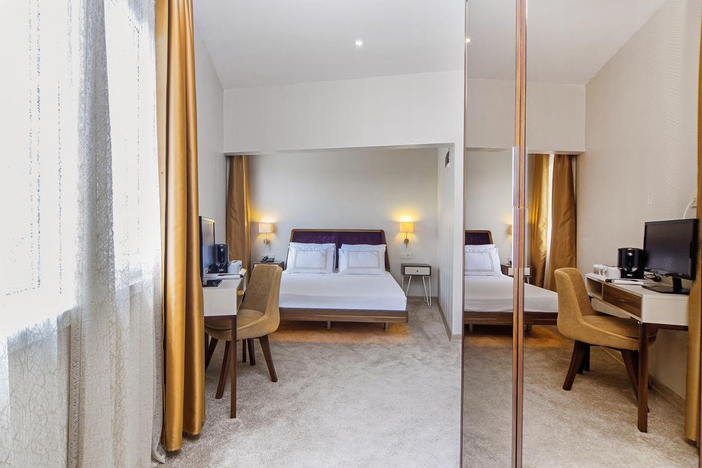 Almina Guest house