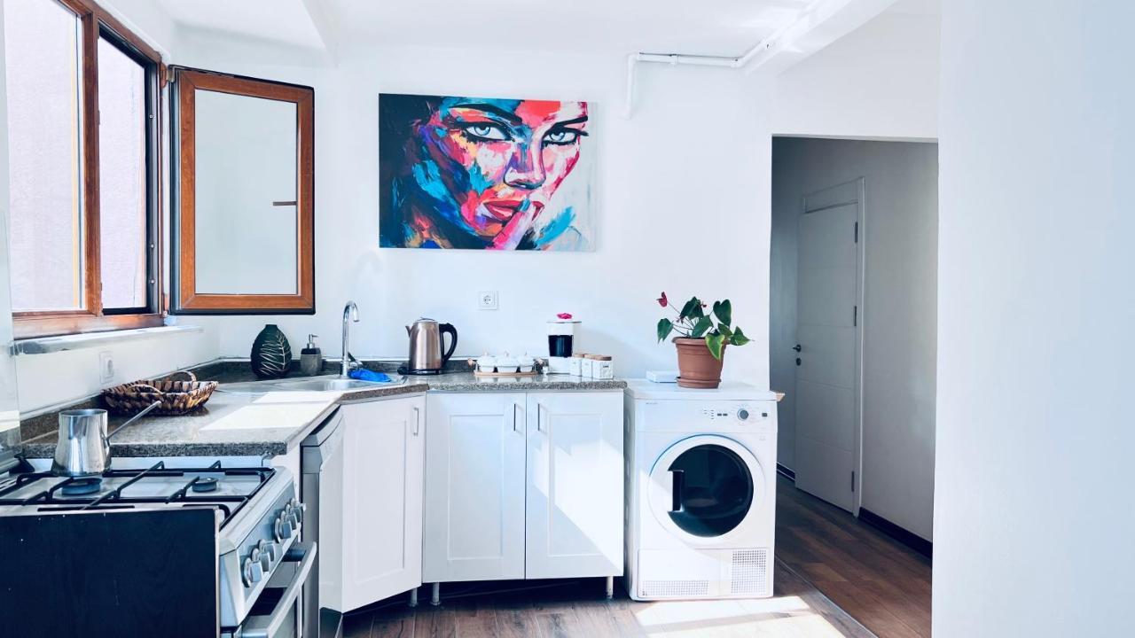 Apartment New Renovated 3 Bedroom 2 Bathroom Laleli *