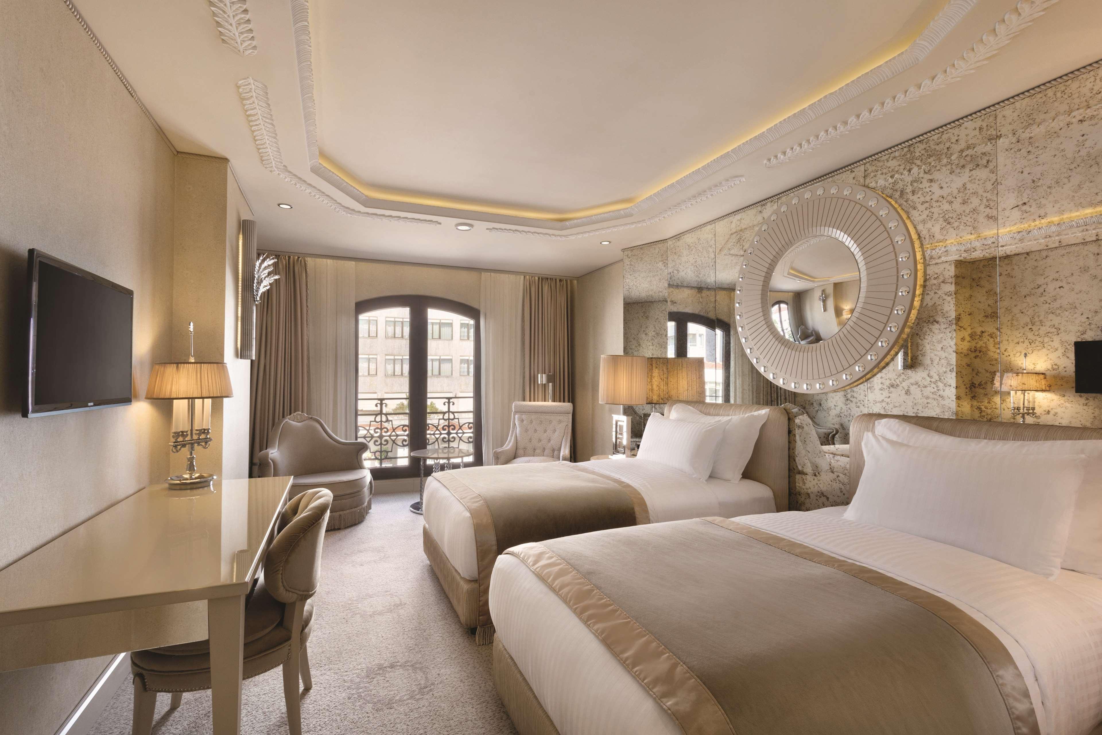 Wyndham Grand Kalamış Marina Otel 5*