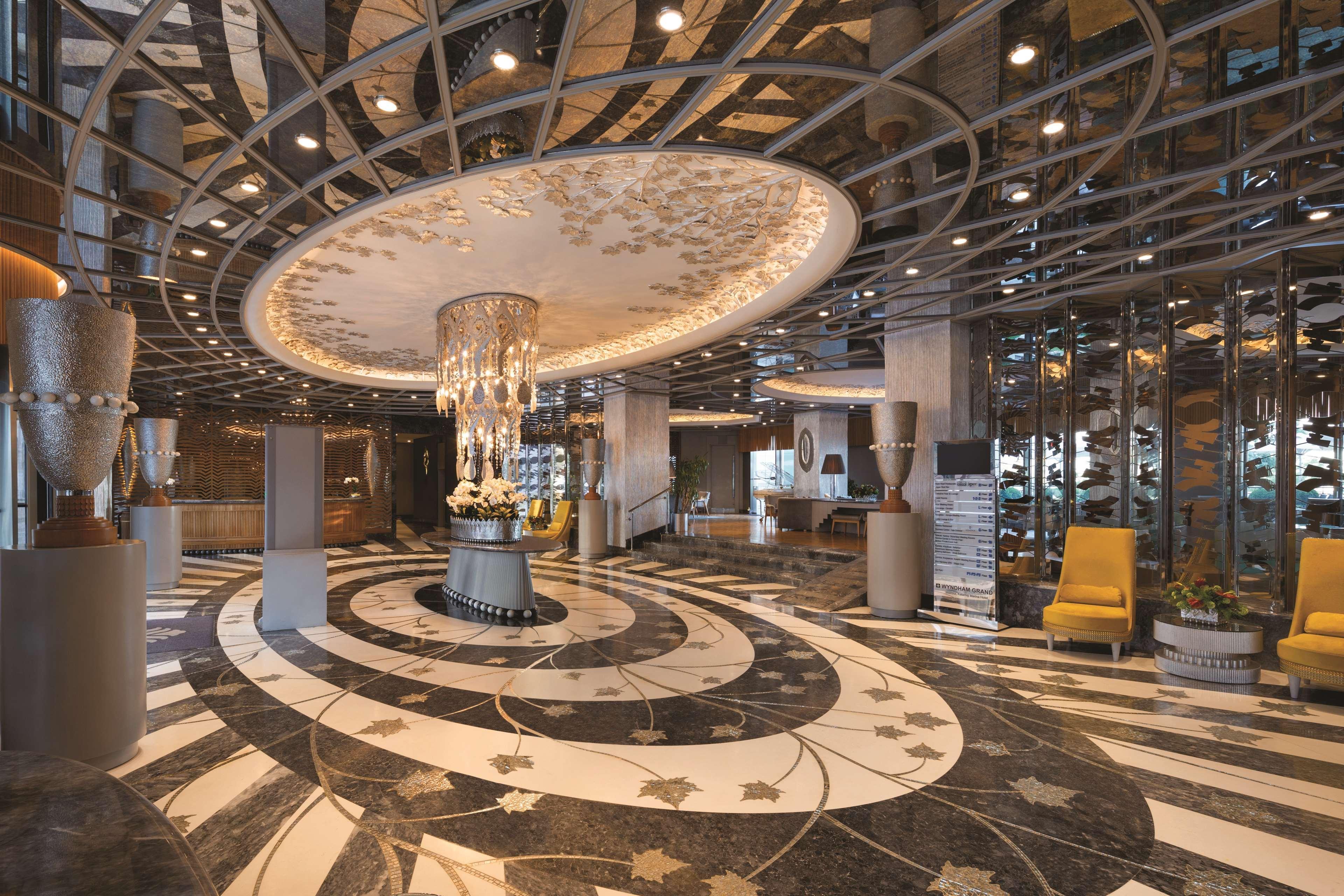 Wyndham Grand Kalamış Marina Otel 5*