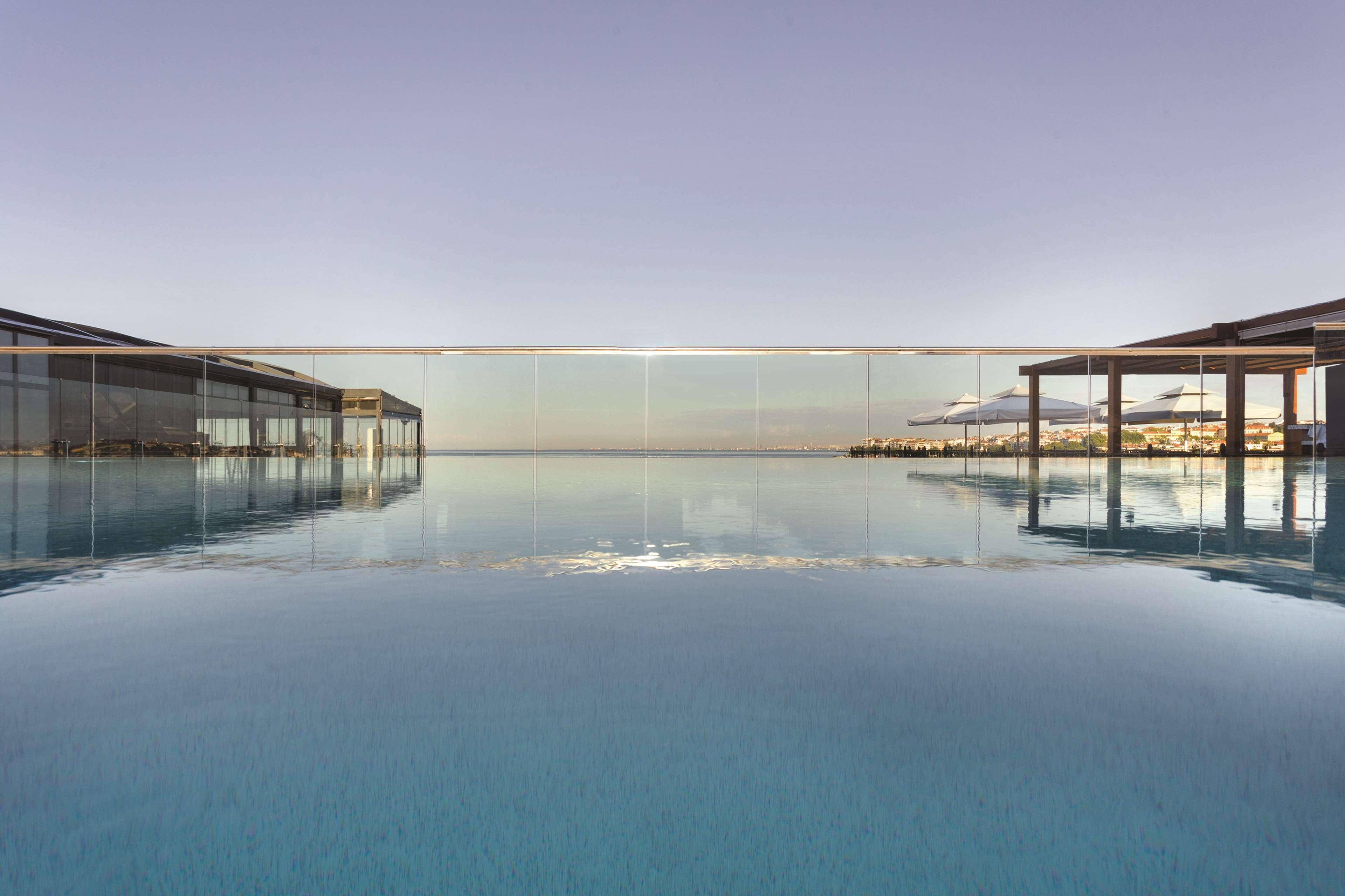 Wyndham Grand Kalamış Marina Otel