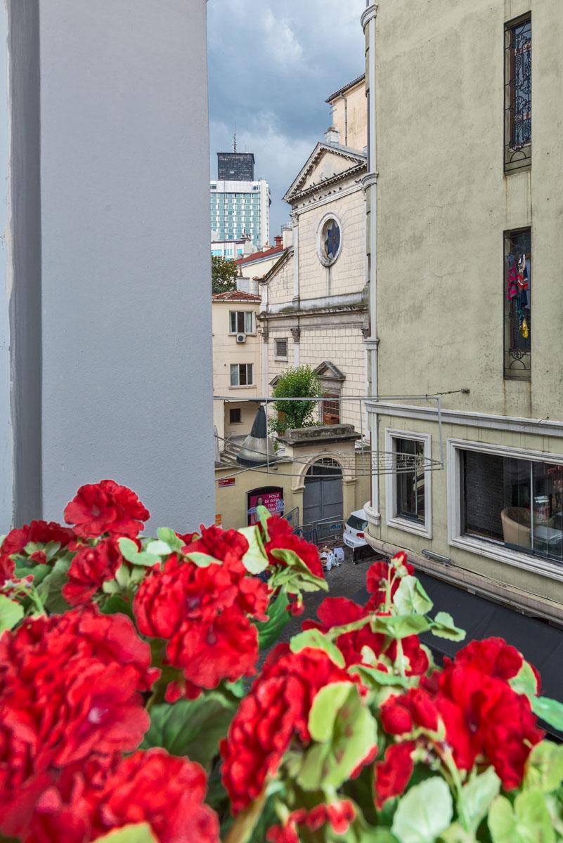 Iq Taksim Apartment