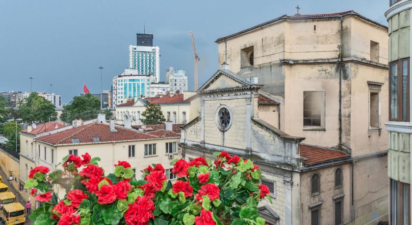 Iq Taksim Apartment