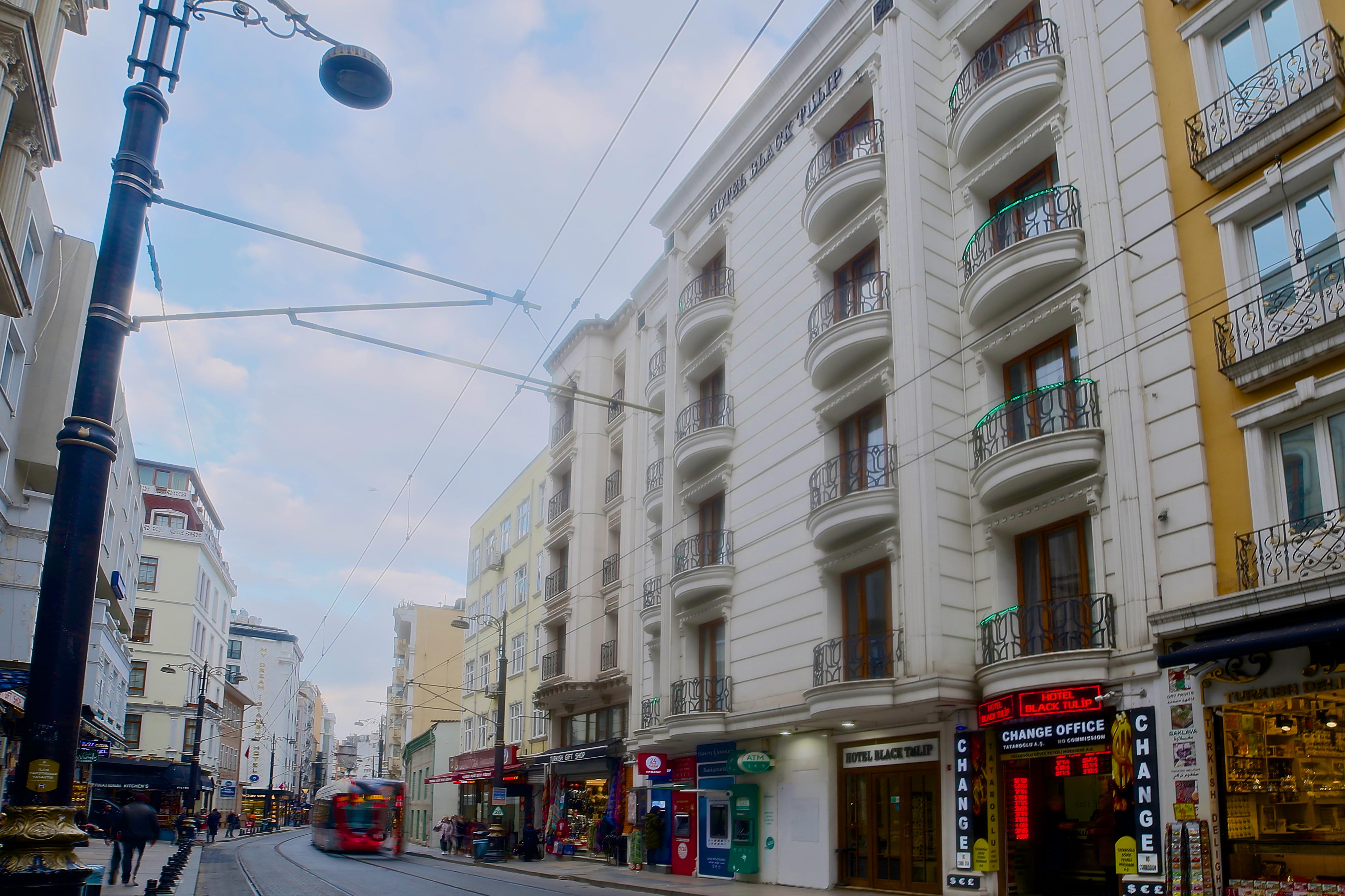 Hotel Black Tulip 4*
