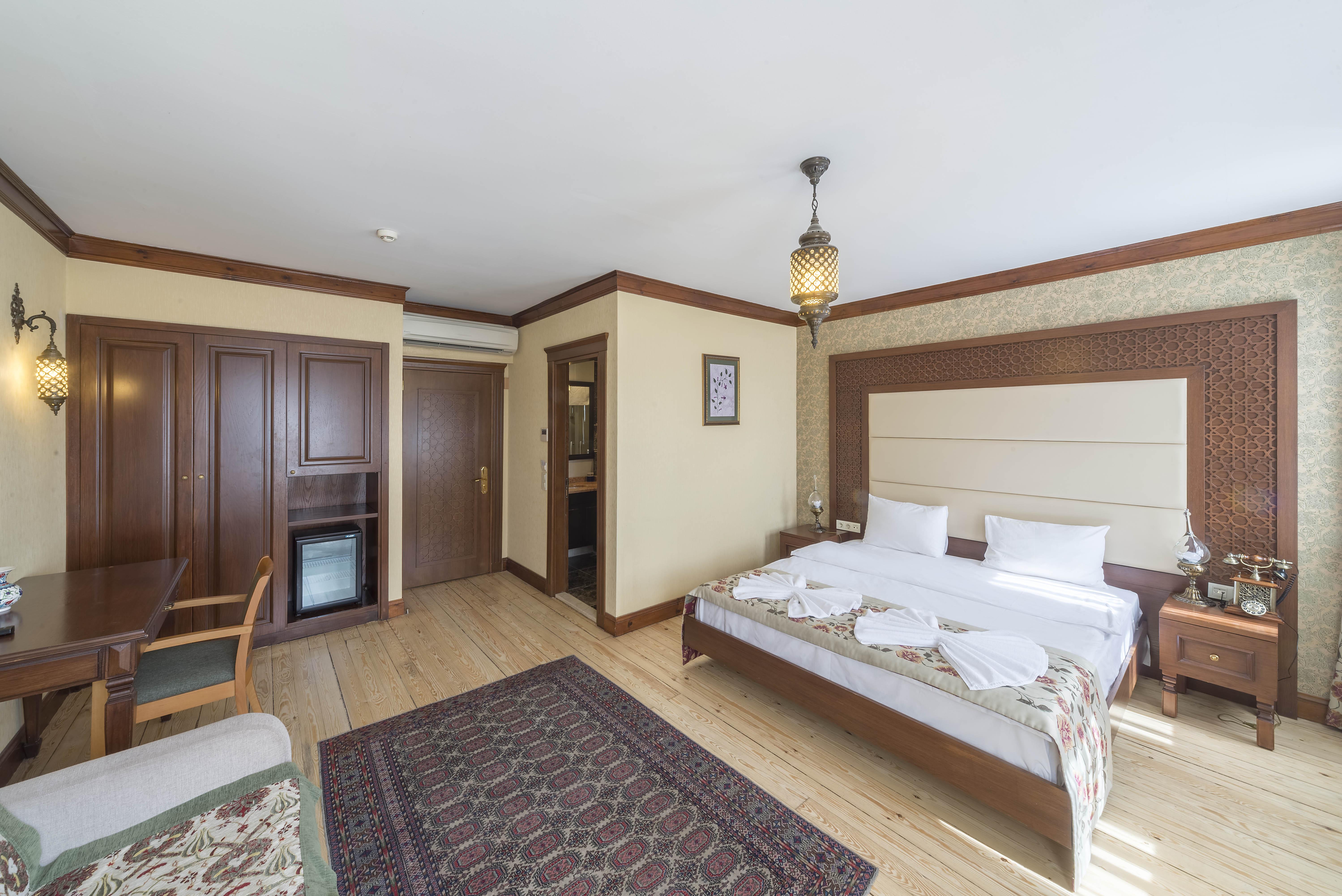 Lalinn Hotel 3*