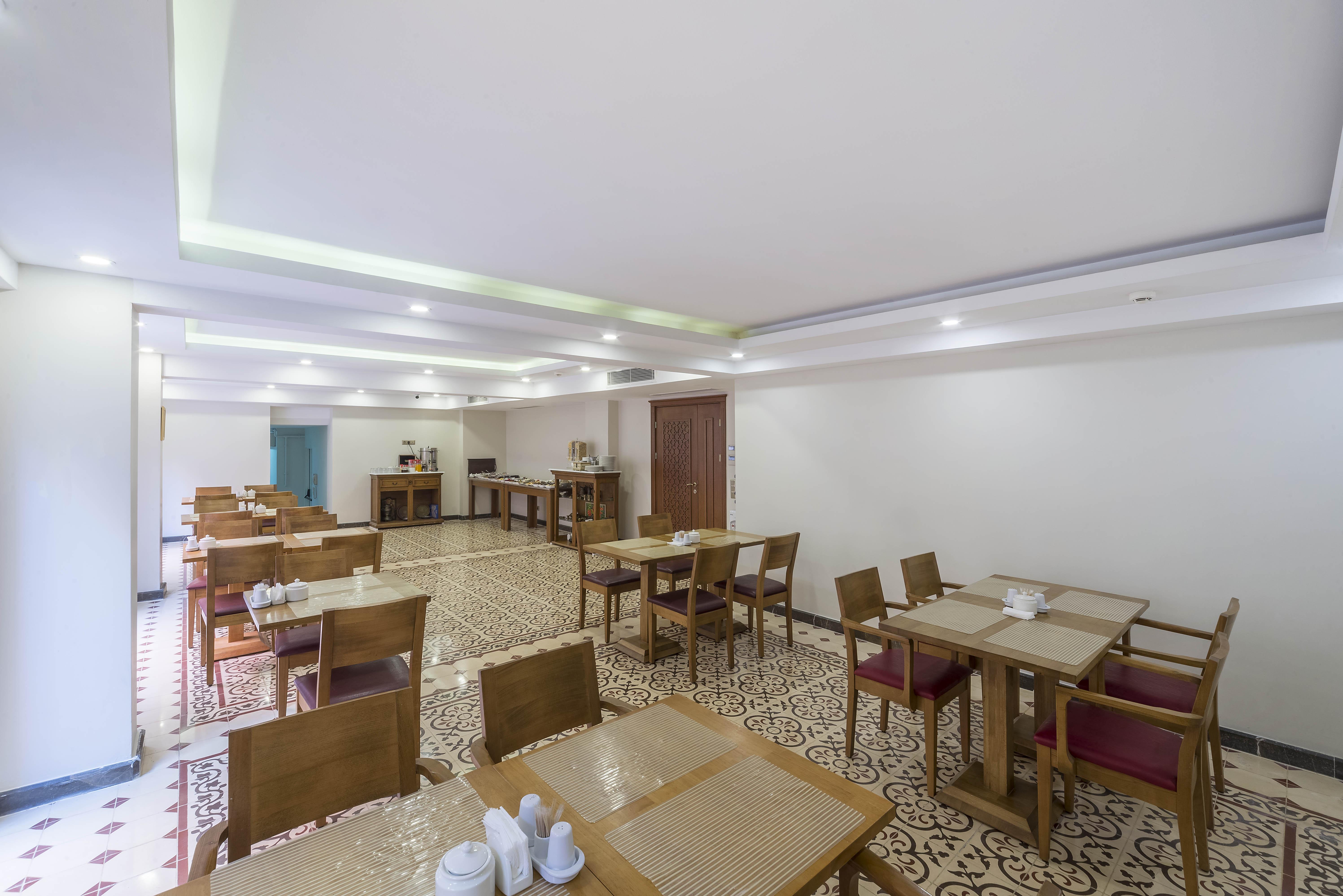 Lalinn Hotel 3*