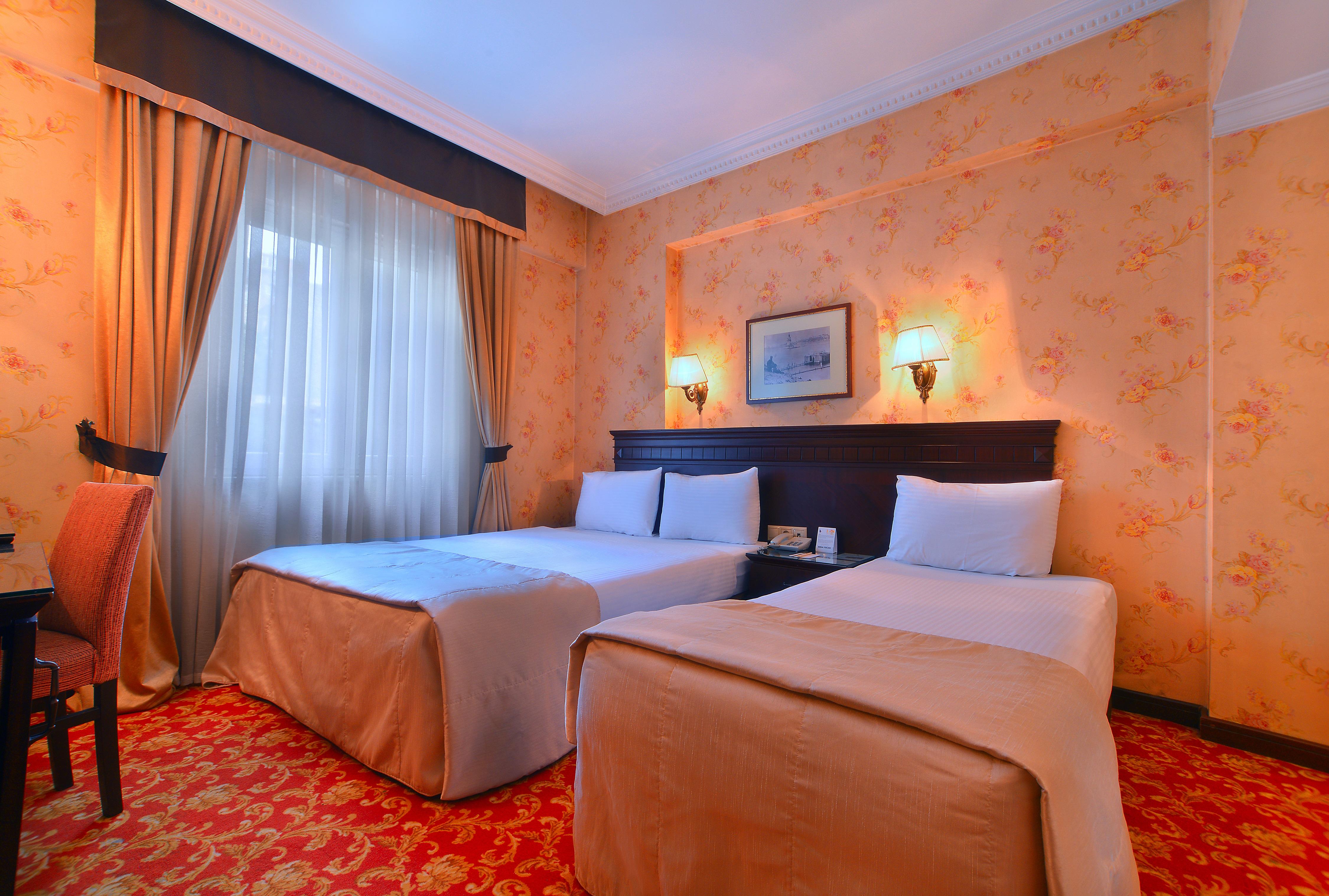 Hotel Pera Rose & 4*