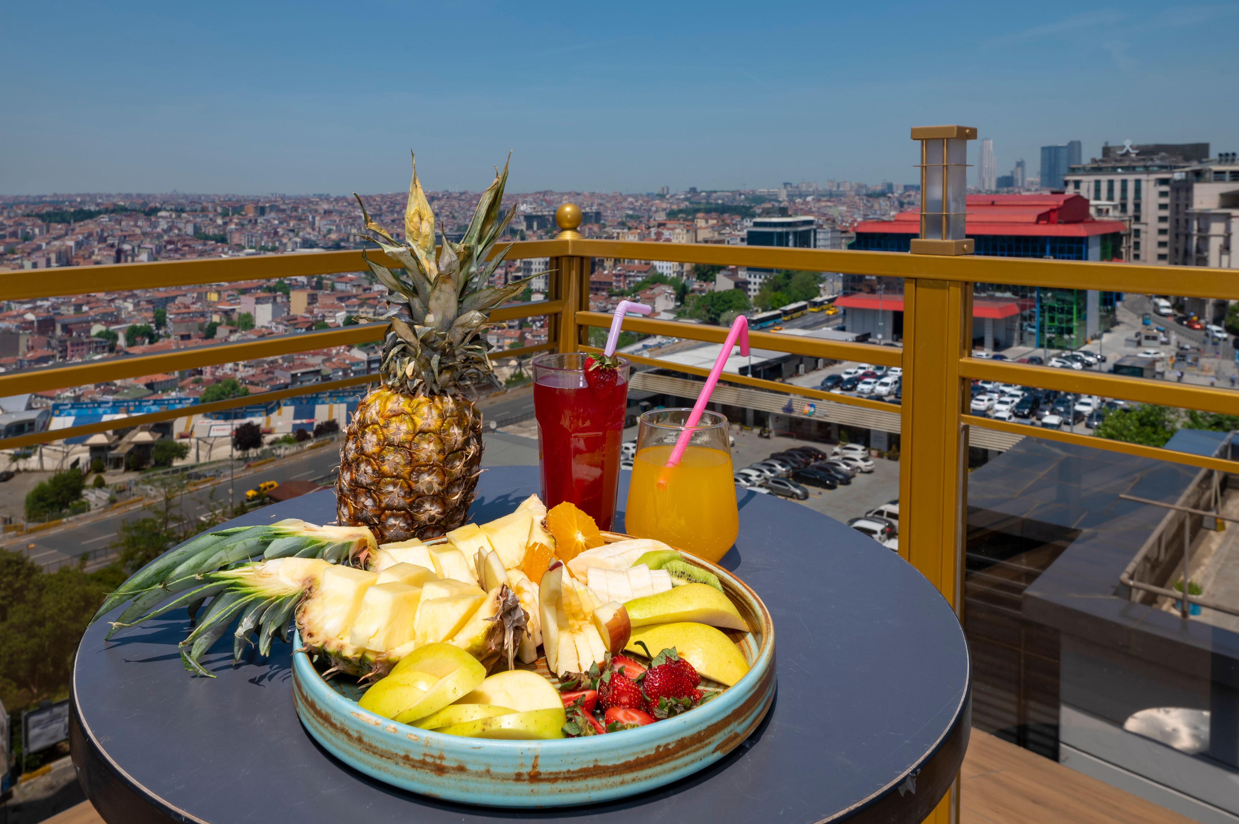 Hotel Ramada By Wyndham Pera Taksim 5*