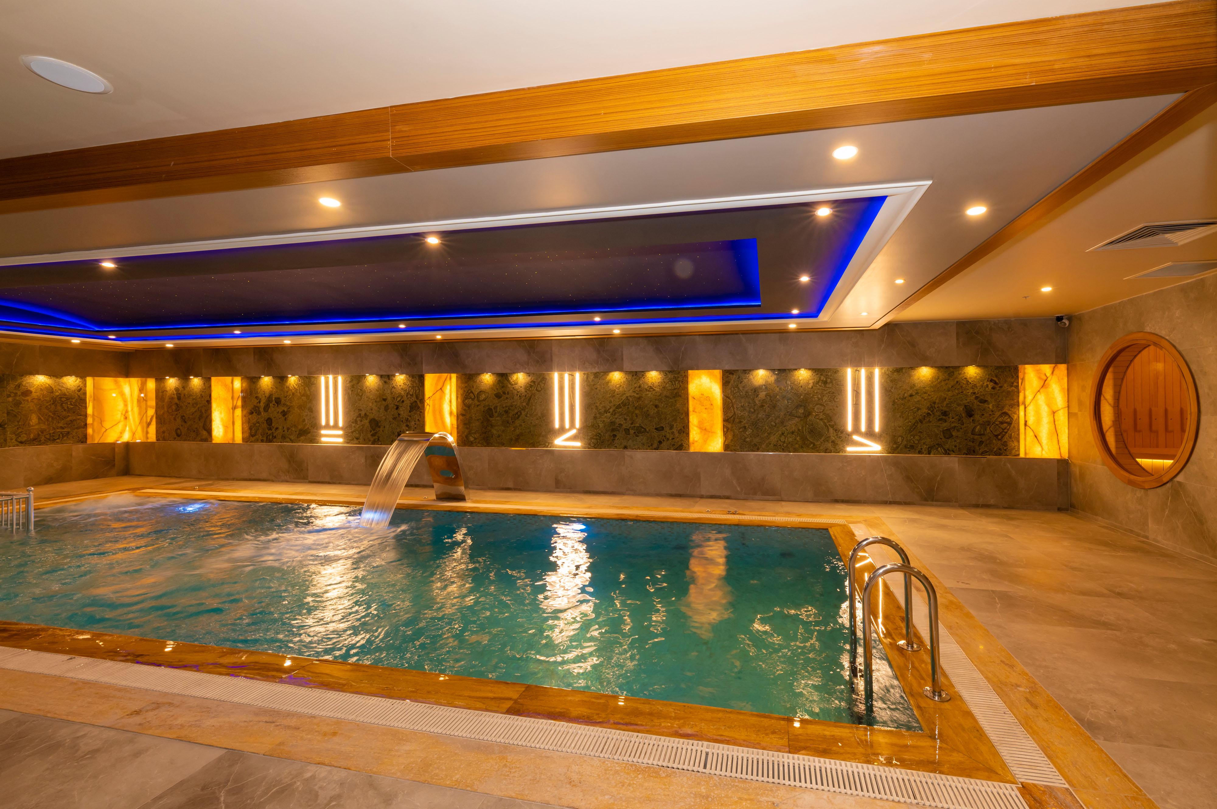 Hotel Ramada By Wyndham Pera Taksim 5*