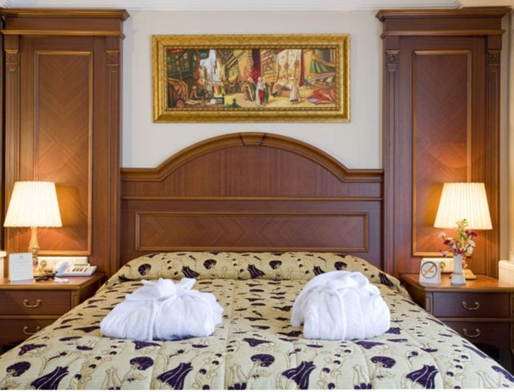 Glk Premier Regency & Hotel 3*