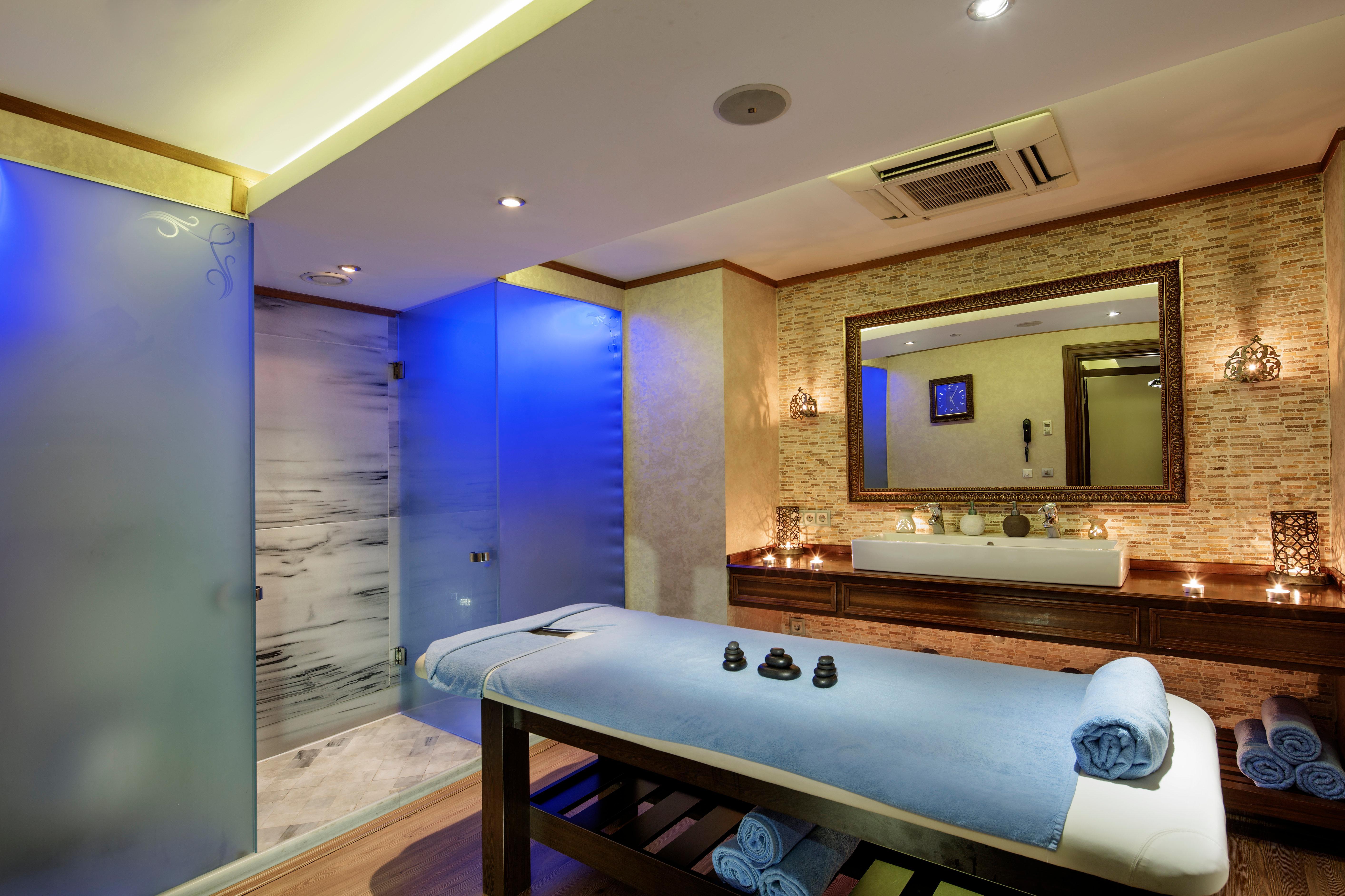 Crowne Plaza - Old By Ihg 5*