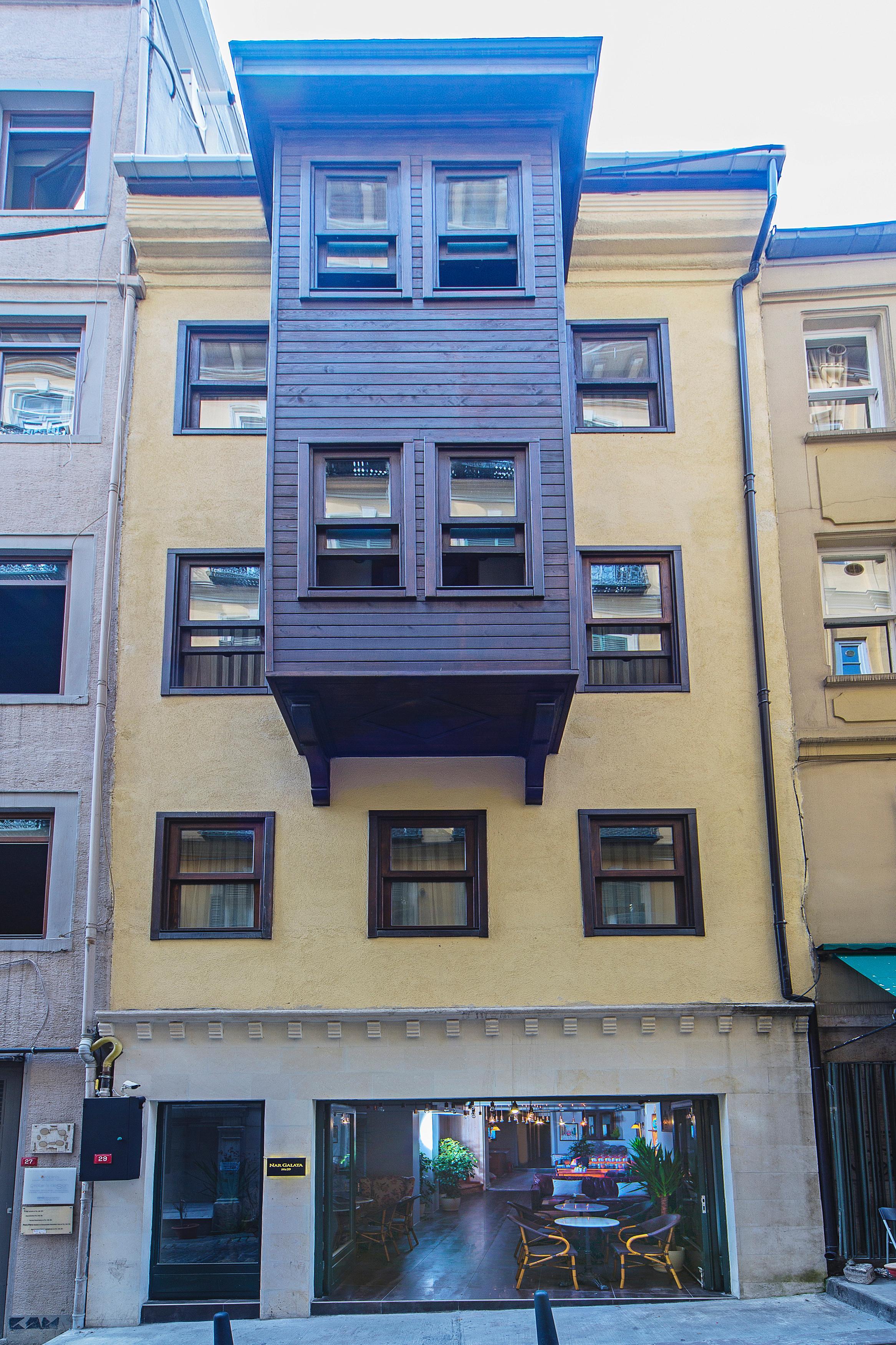 Meroddi Galata Mansion 3*