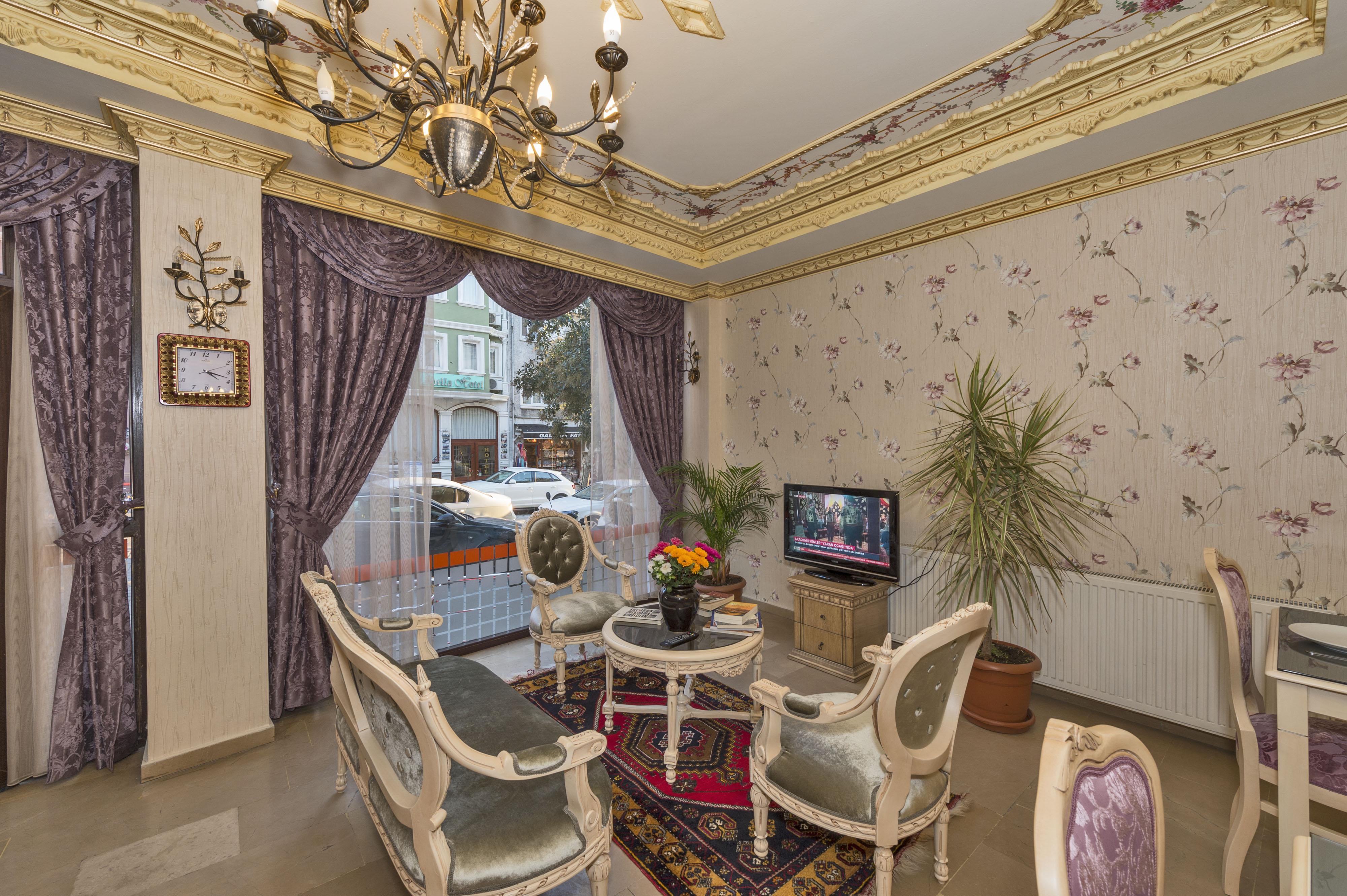 Istanbul Holiday Hotel 3*