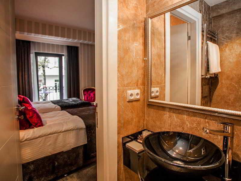 Lucis Pera Hotel