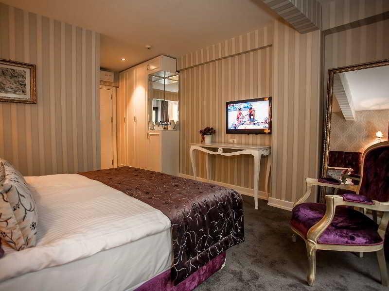 Lucis Pera Hotel