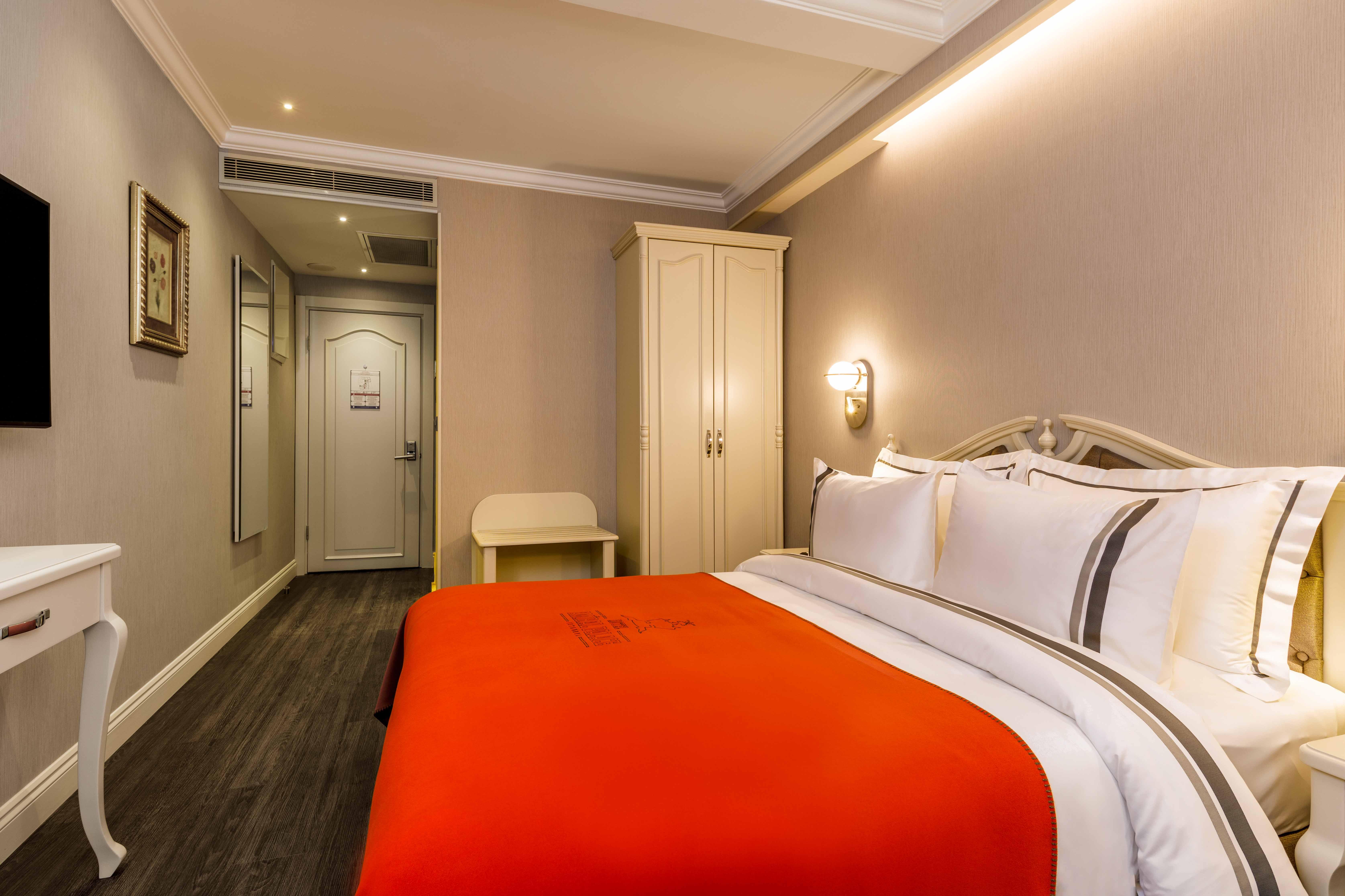 Amiral Palace Boutique Class Hotel 4*
