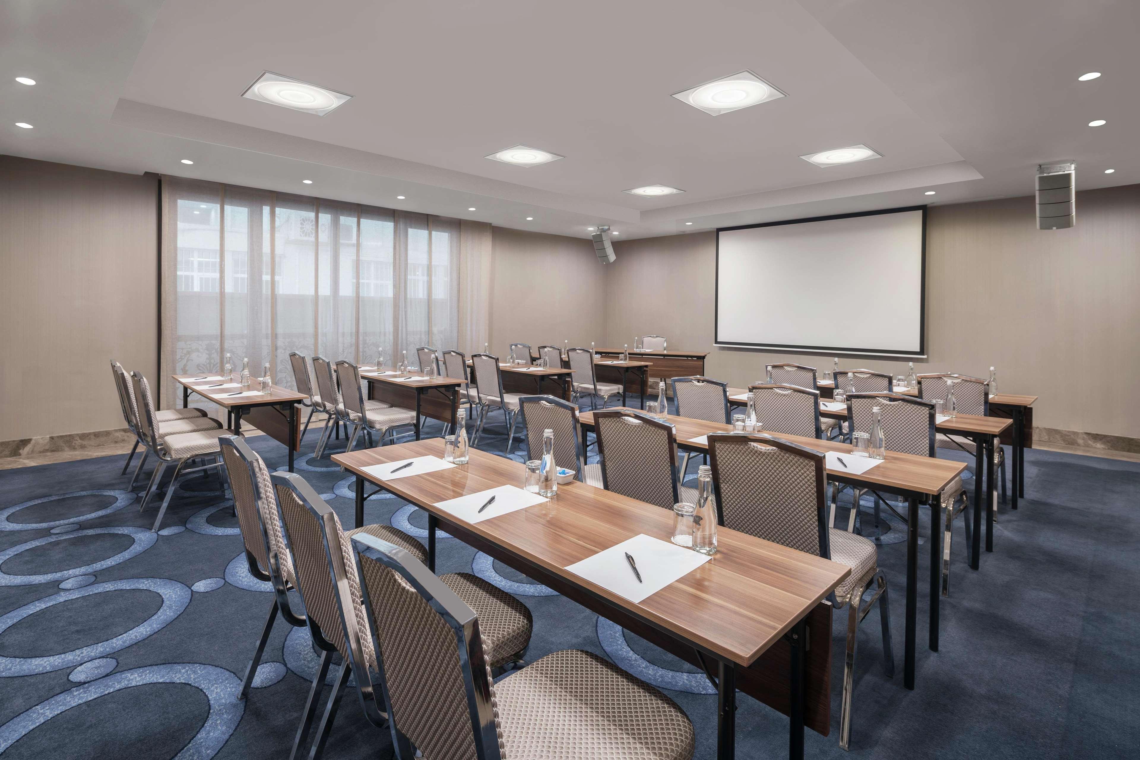 Doubletree By Hilton Gayrettepe Hotel