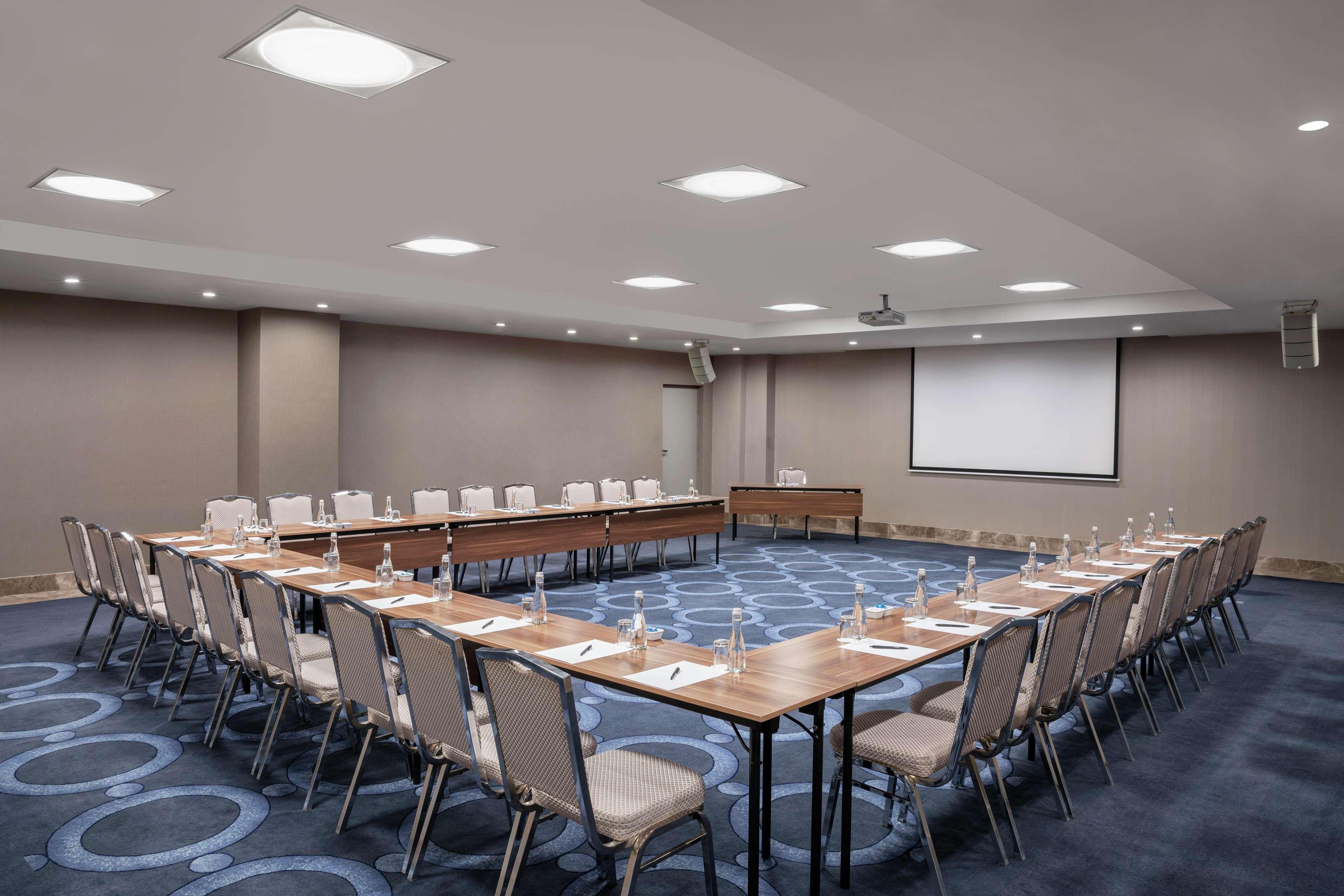 Doubletree By Hilton Gayrettepe Hotel