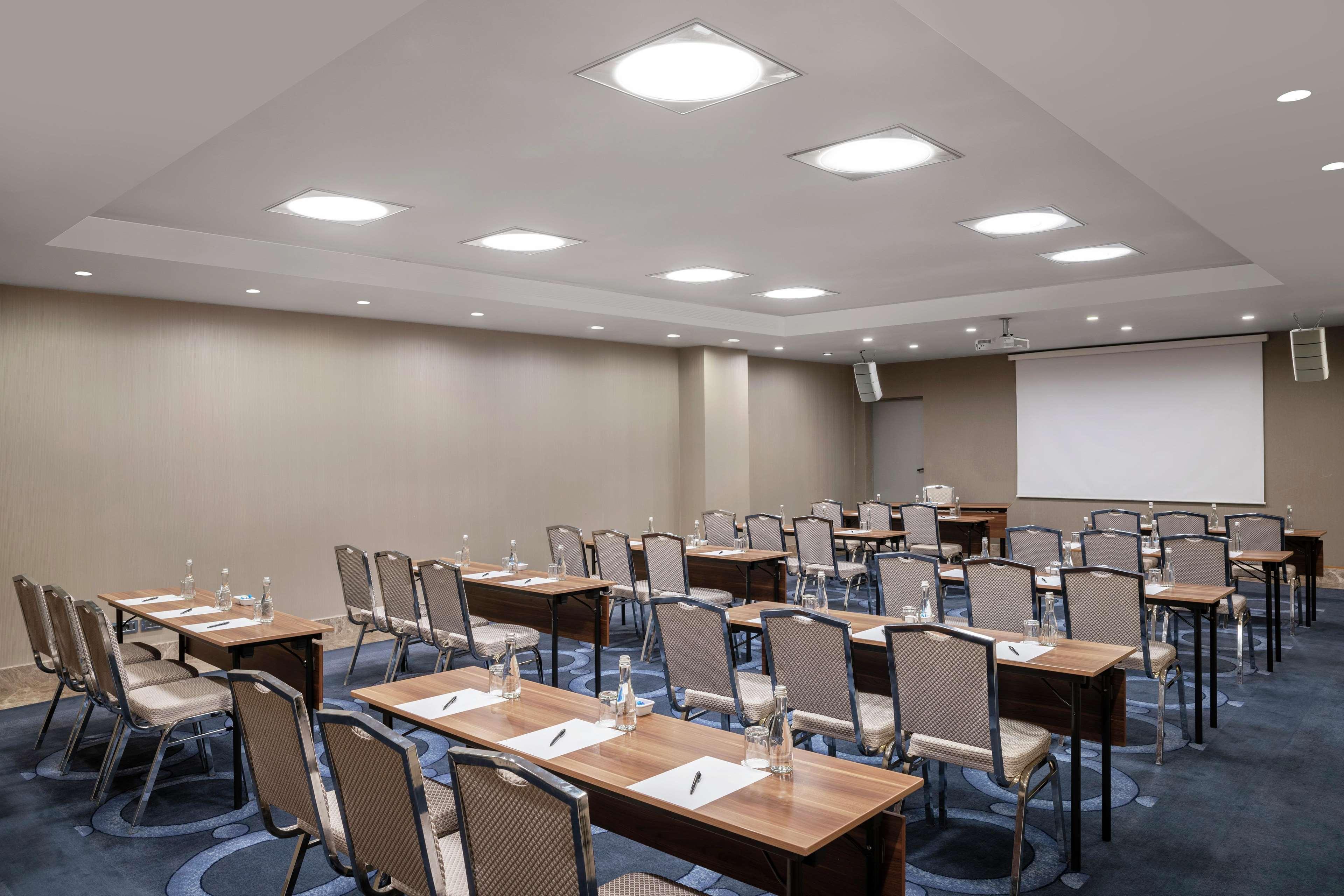 Doubletree By Hilton Gayrettepe Hotel Istanbul
