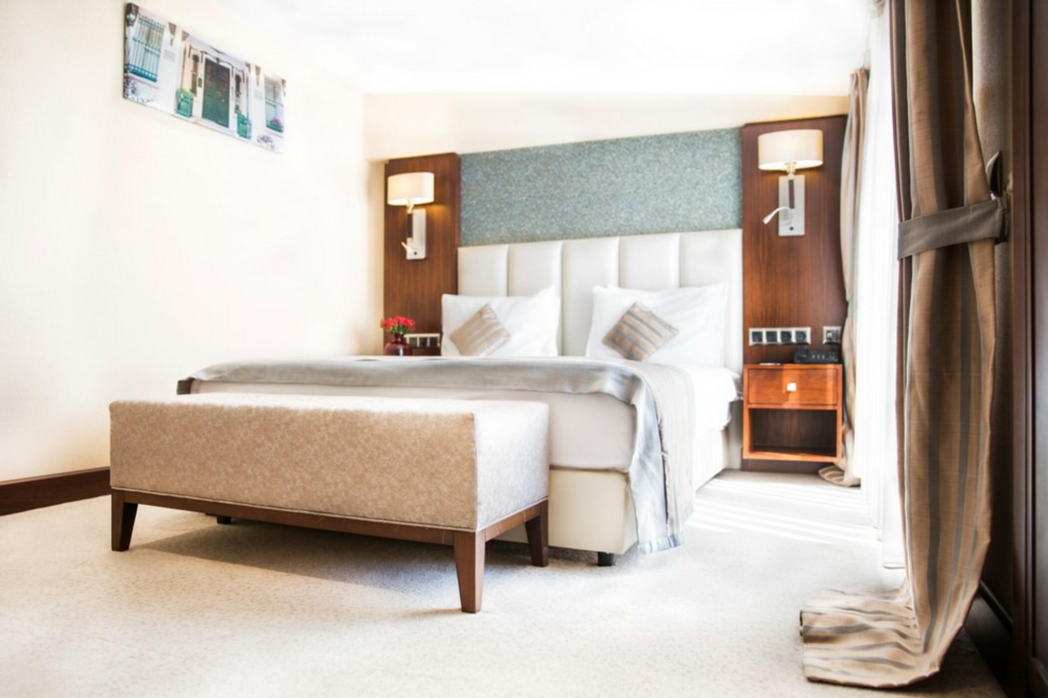 Grand Aras & Hotel