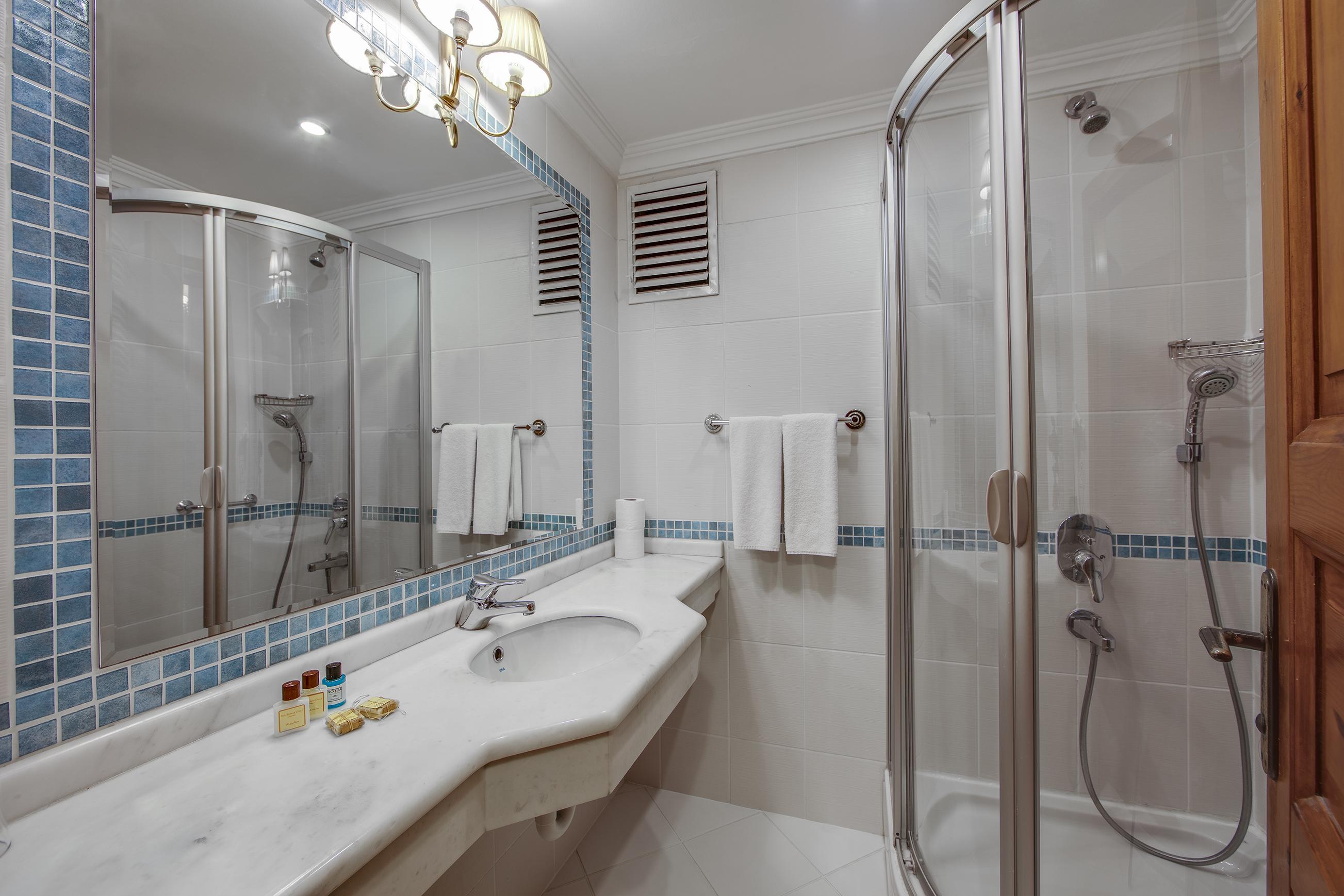 Hotel Sari 4*