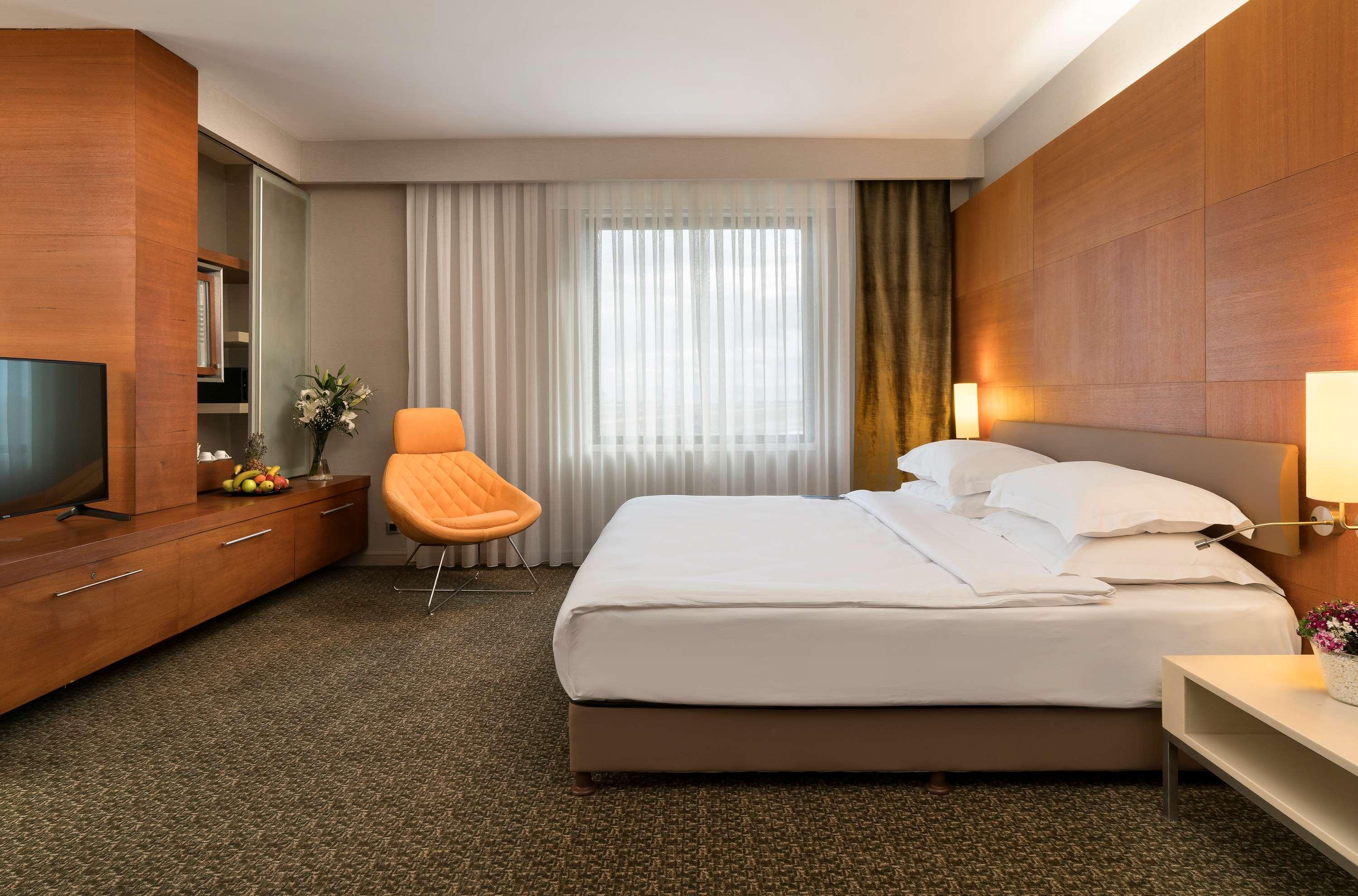 Hotel Bh Conference & Airport 5*