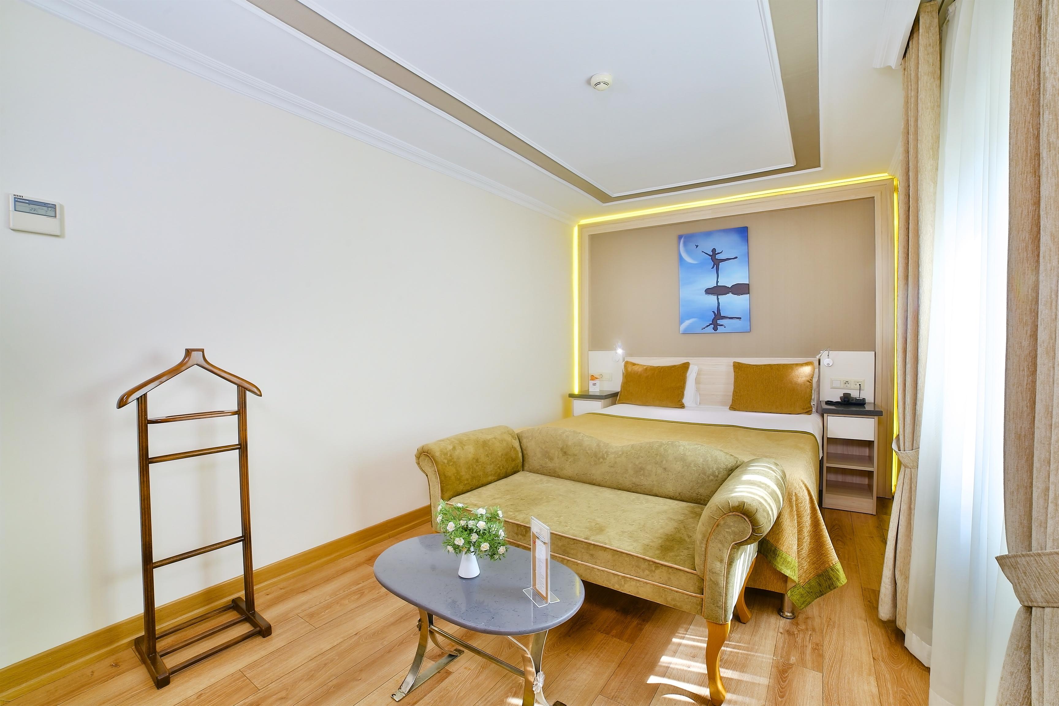 Bulvar Hotel