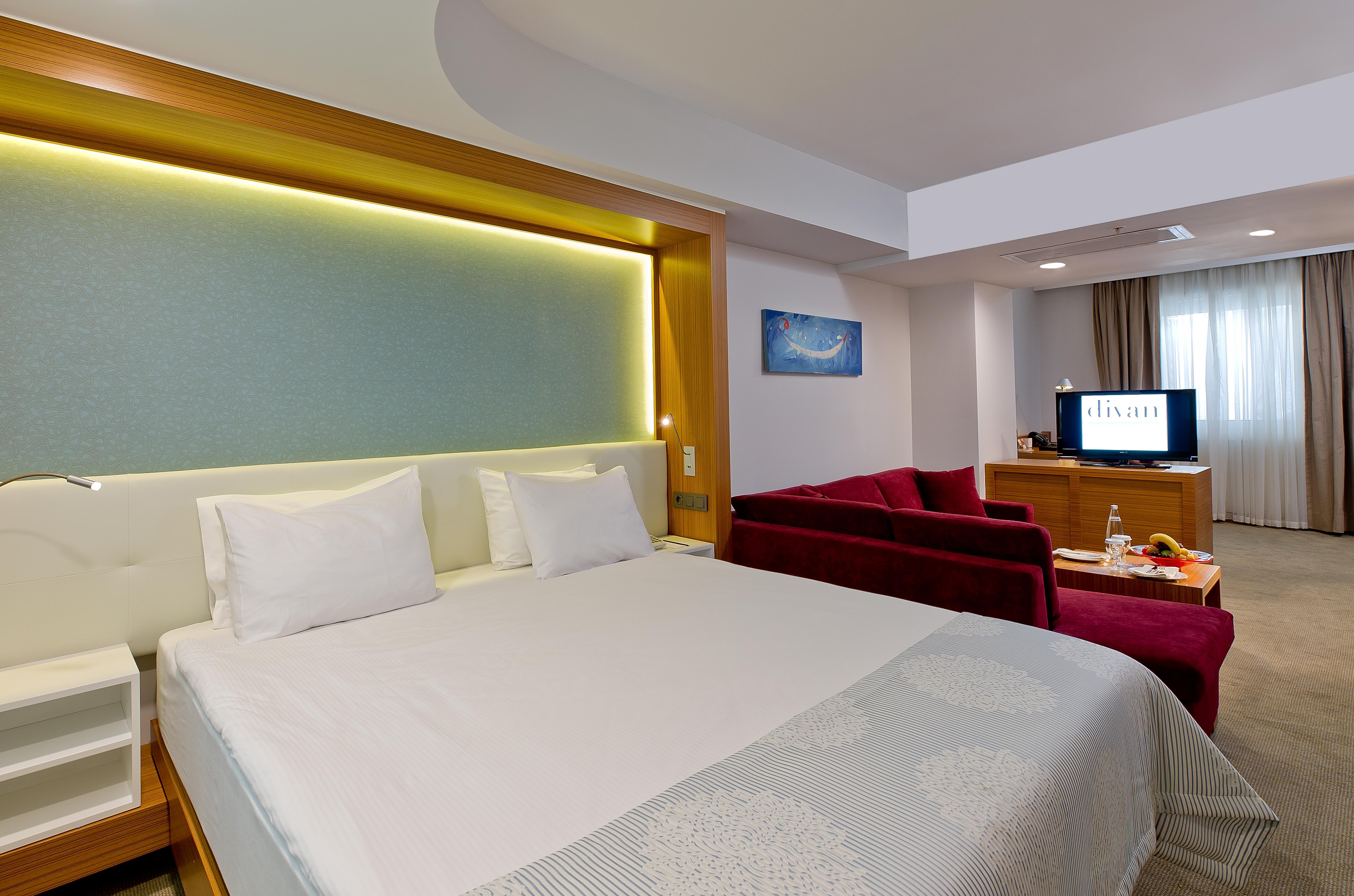 Divan 4*