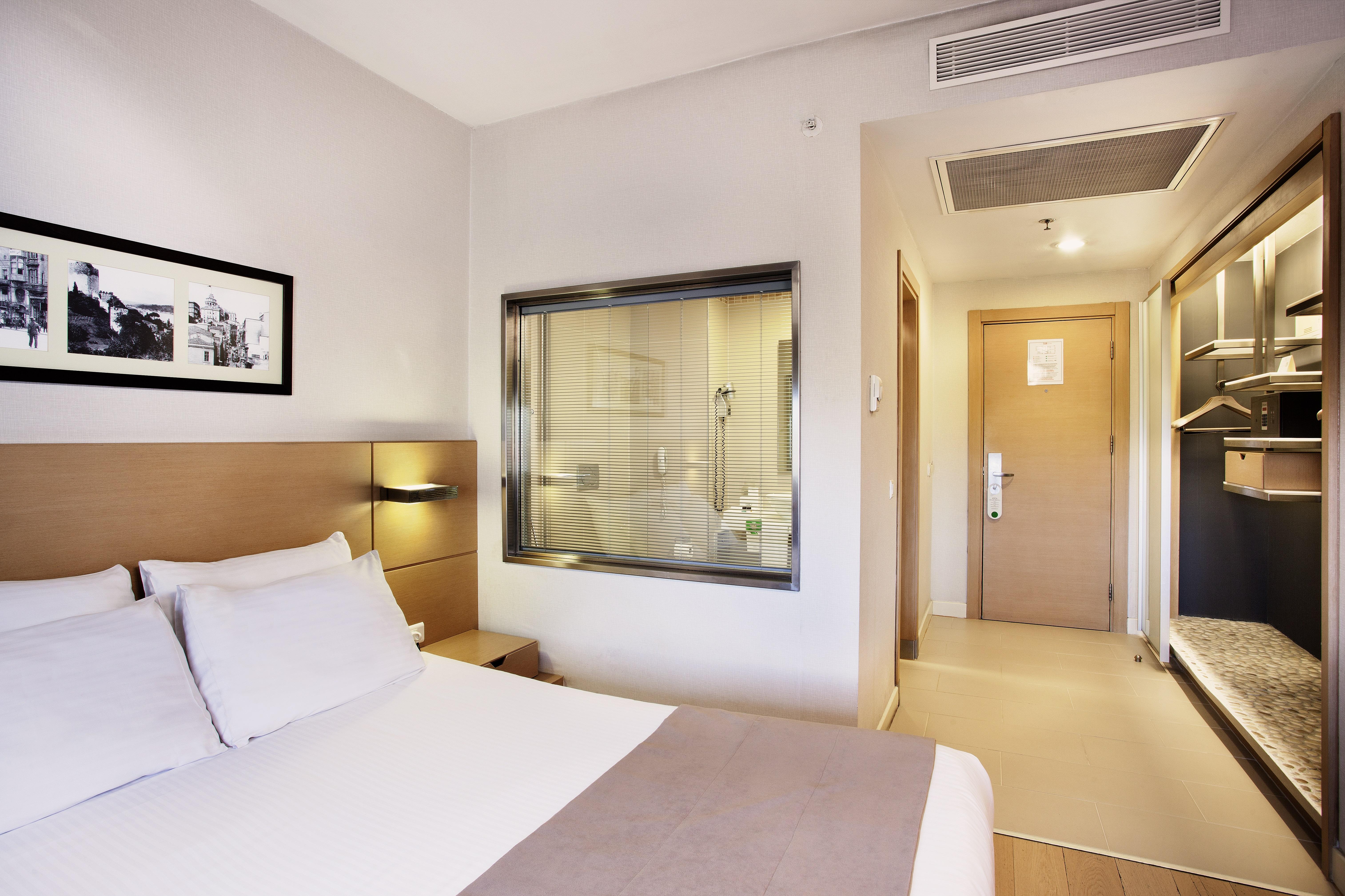 Western Eresin Taxim Hotel 4*