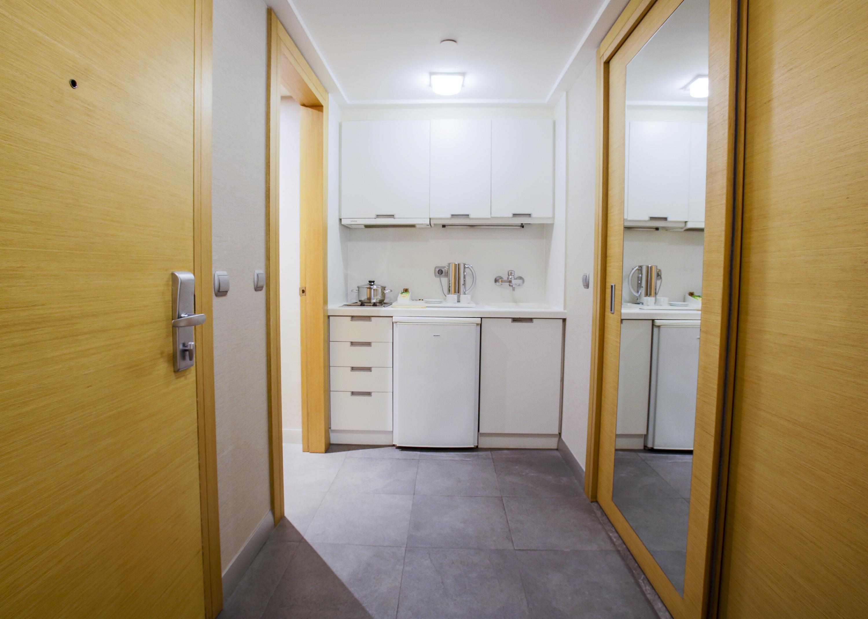 Housez & Special Class Hotel 4*