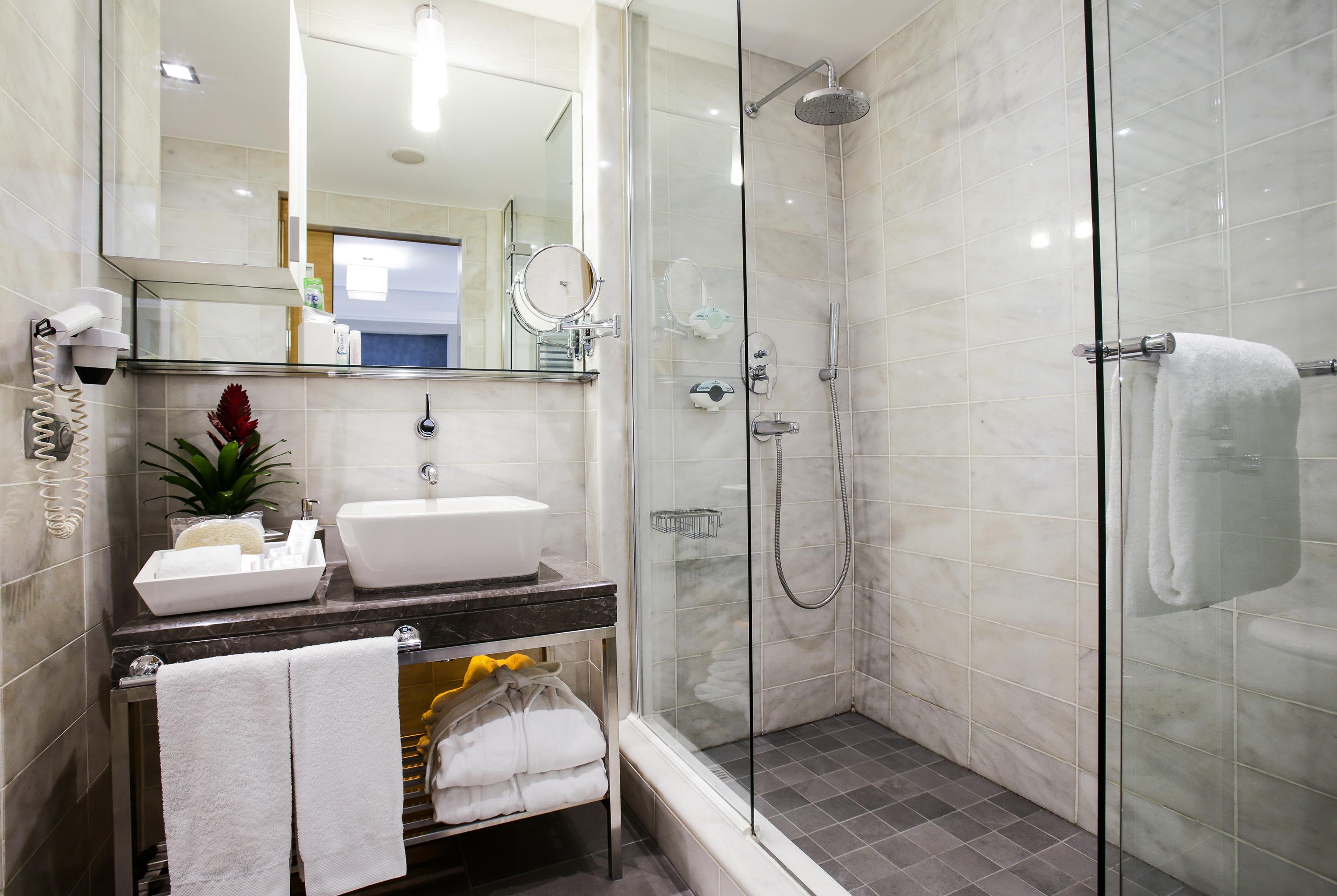 Housez & Special Class Hotel 4*