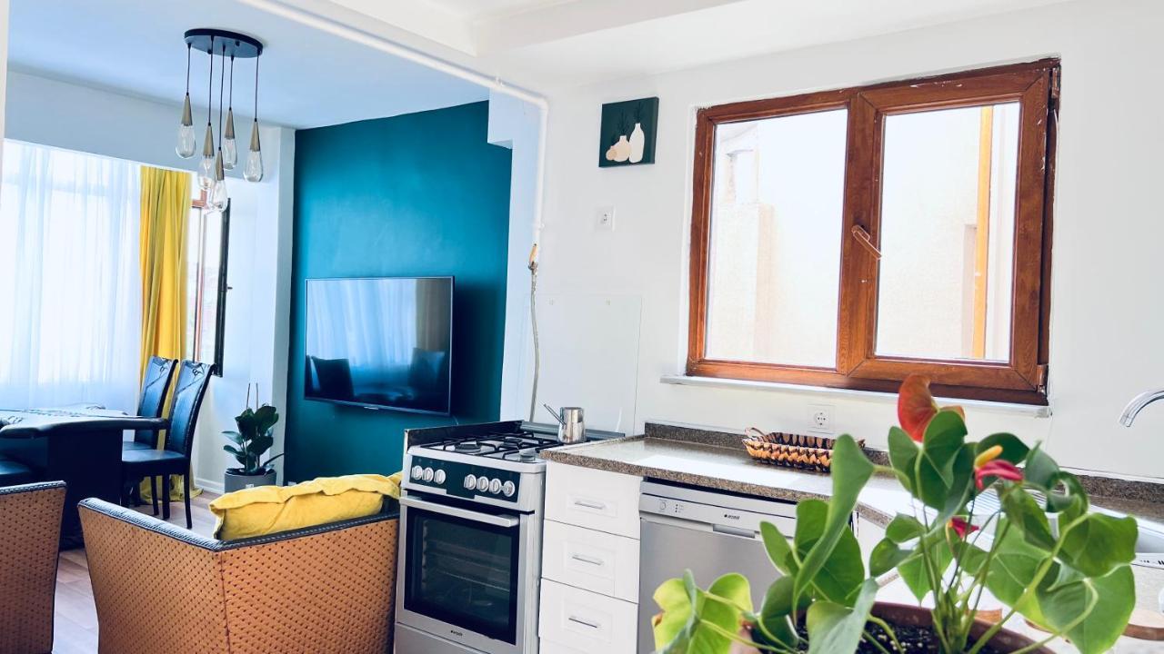New Renovated 3 Bedroom 2 Bathroom Laleli Apartment Istanbul