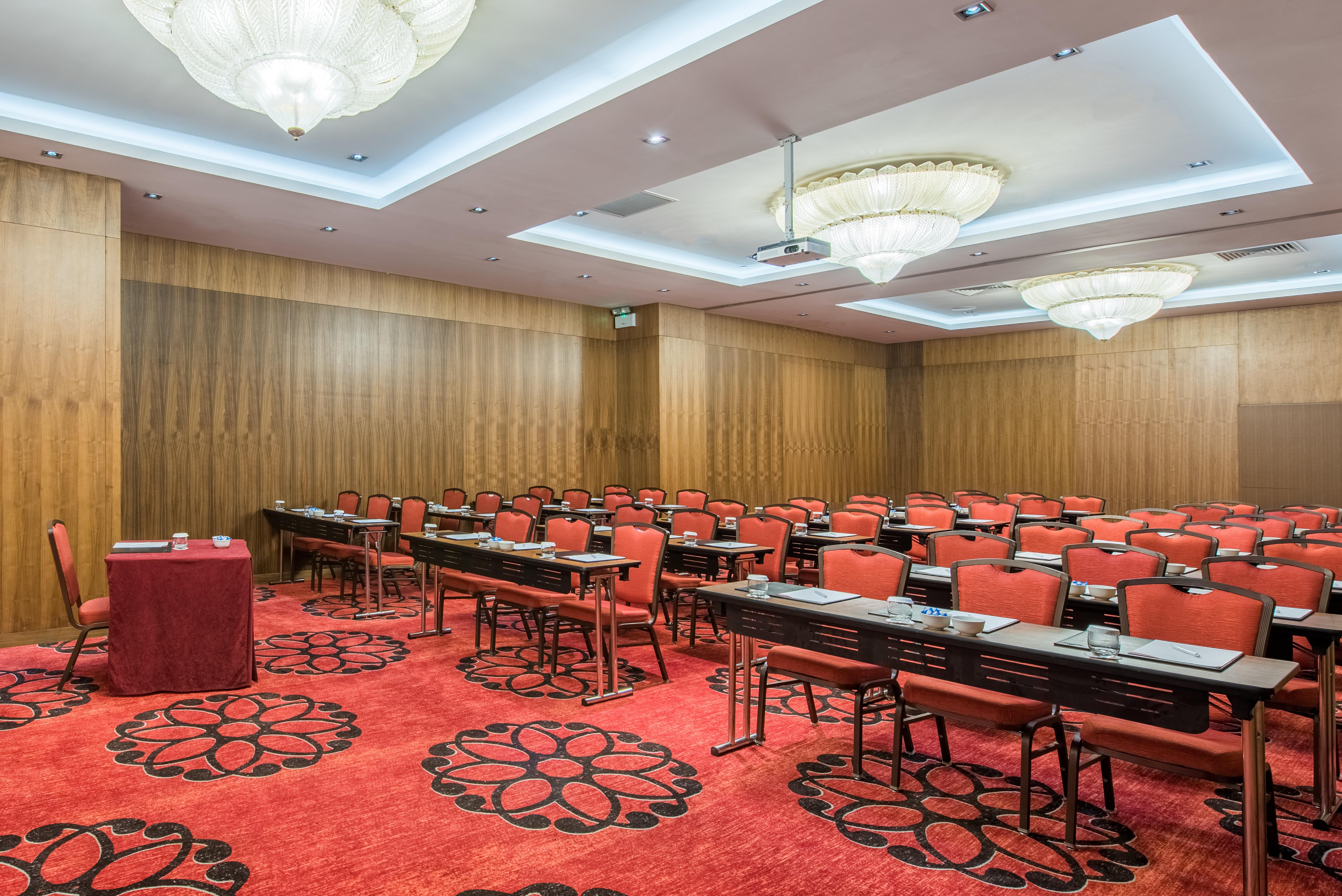 Hotel Crowne Plaza Harbiye By Ihg