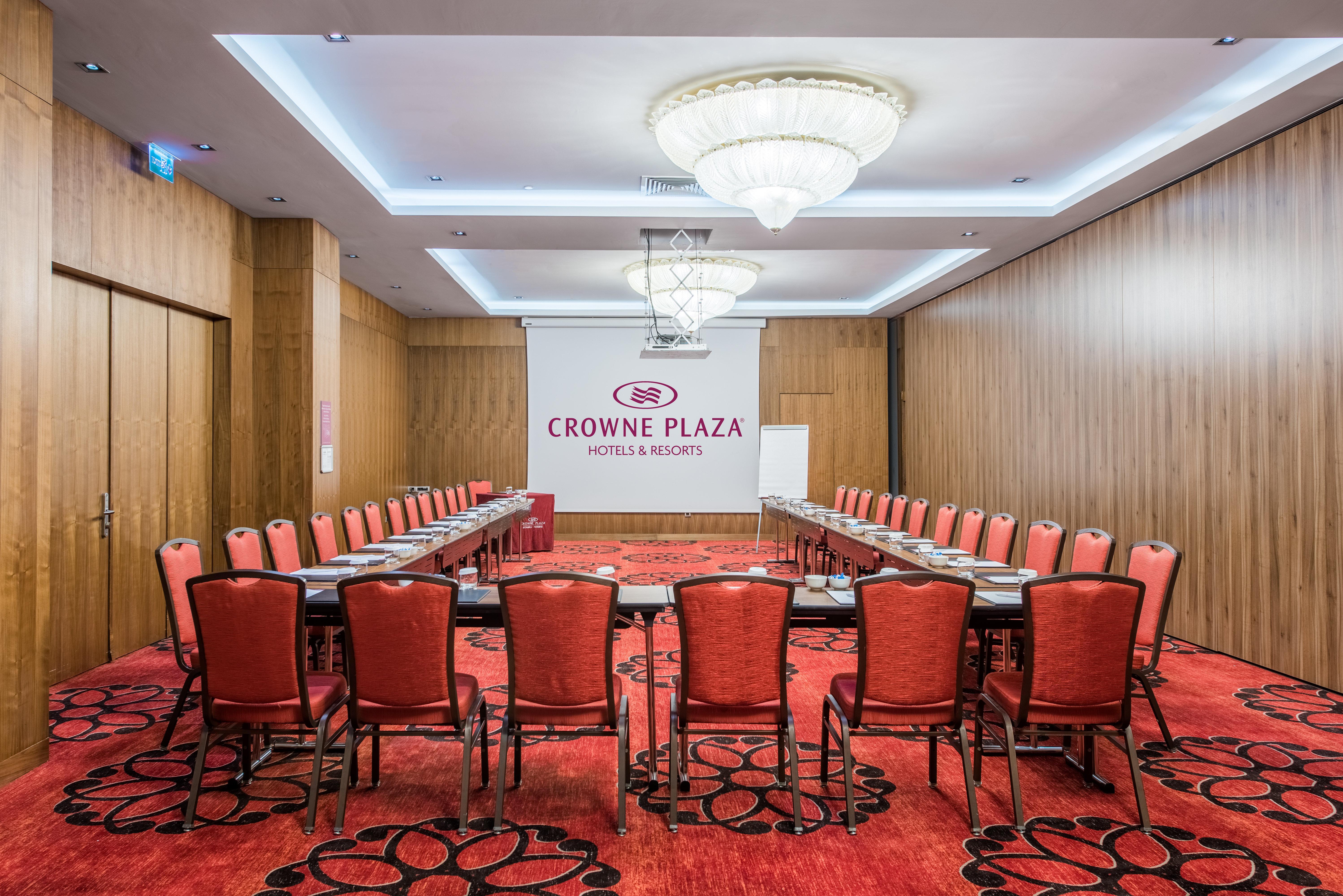 Crowne Plaza Harbiye By Ihg 5*