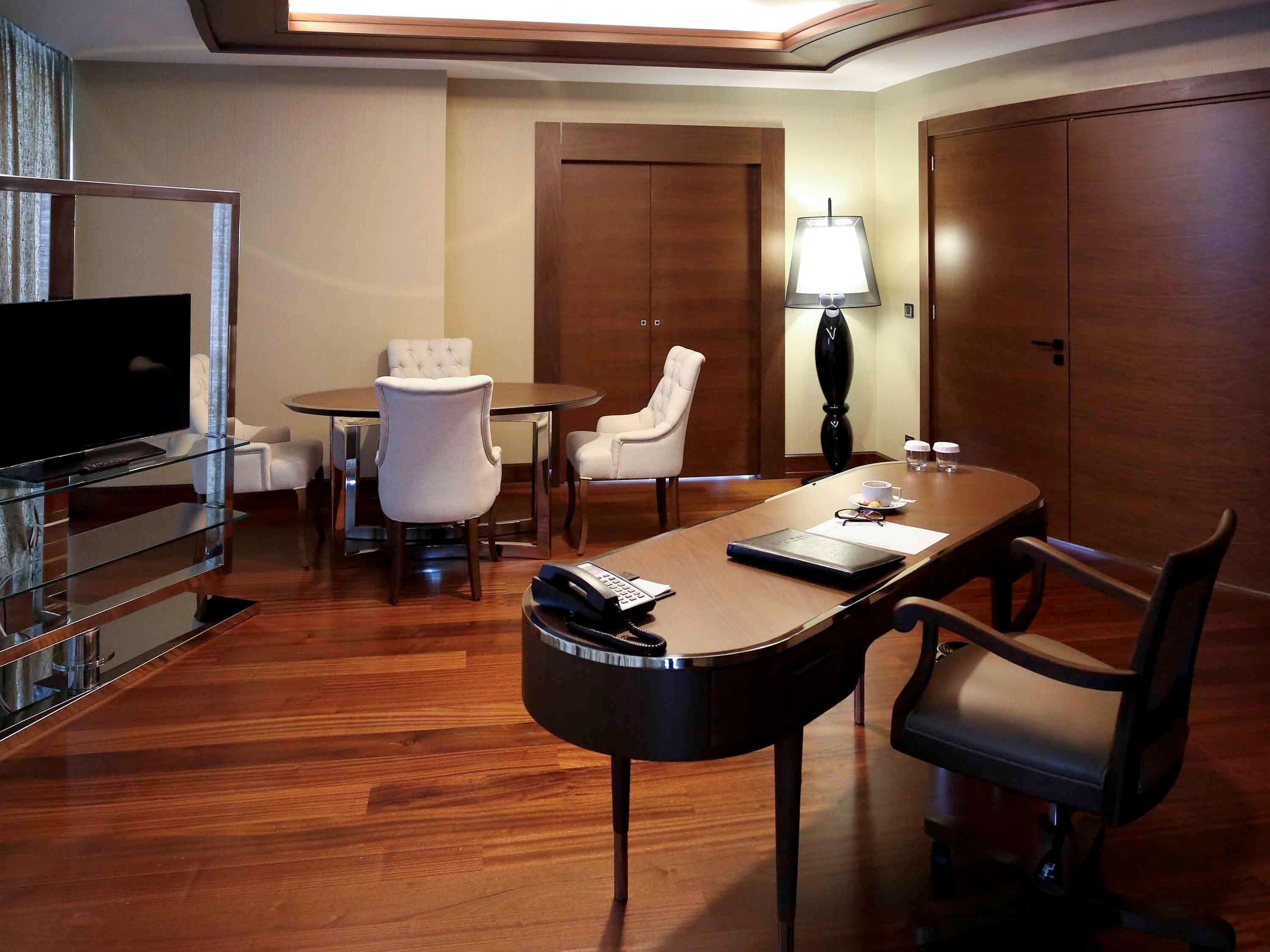 Pullman & Convention Center Hotel 5*