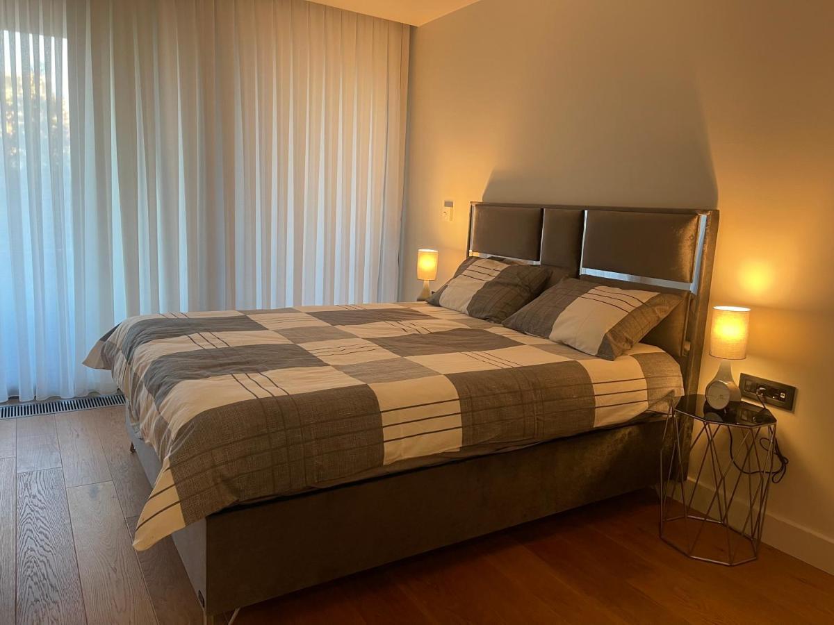 Dans Pullman Apartment *