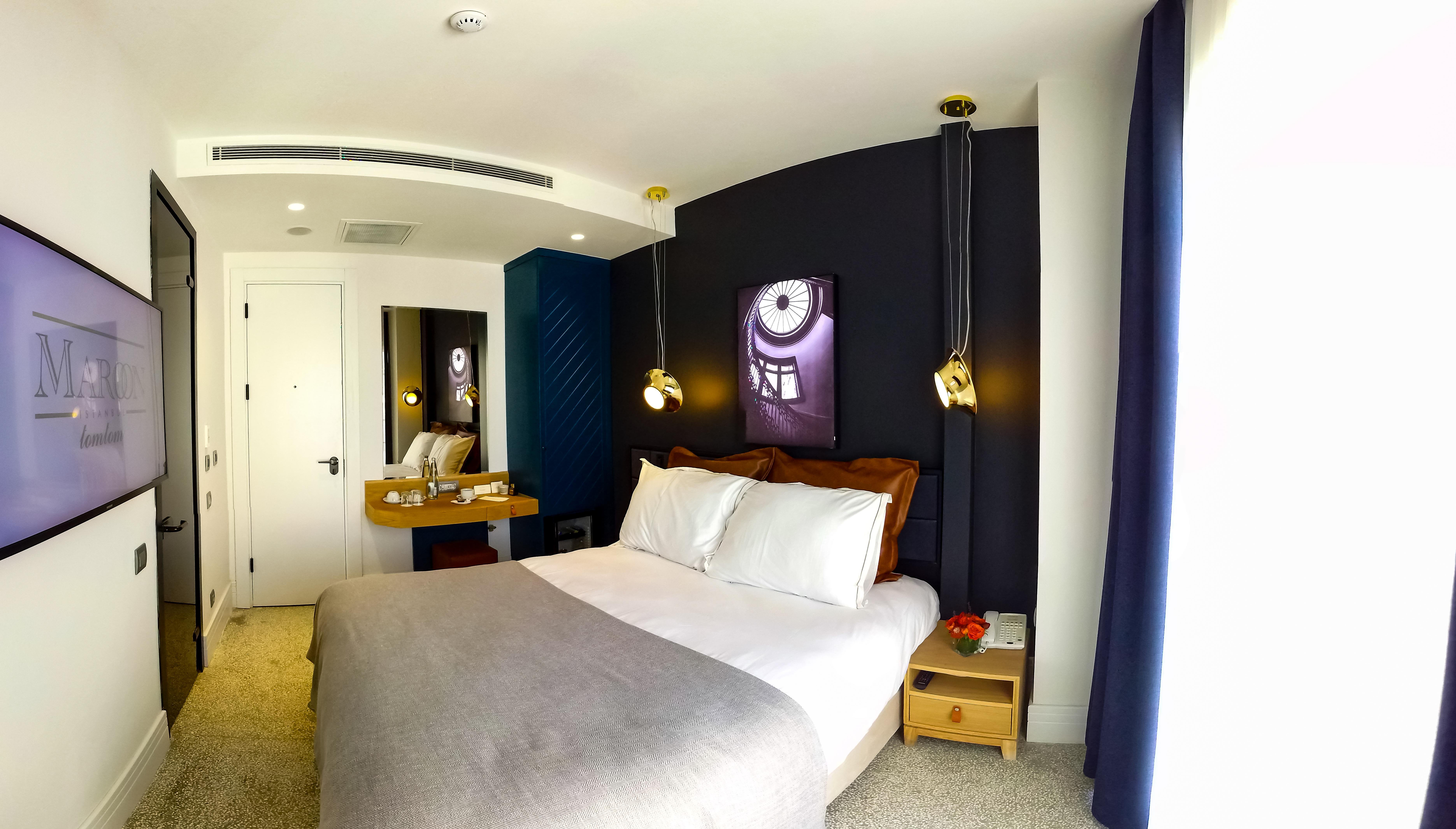 Hotel Maroon Tomtom