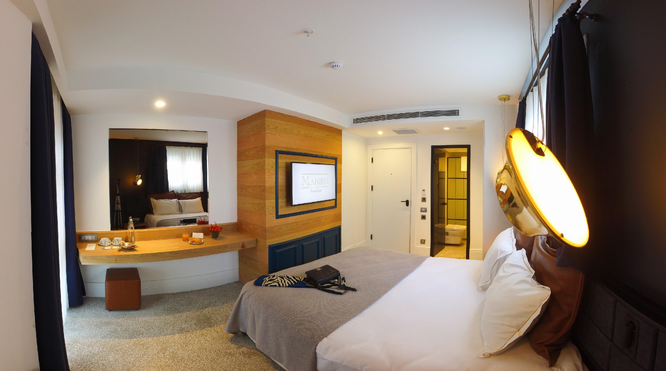 Maroon Tomtom 3* Istanbul