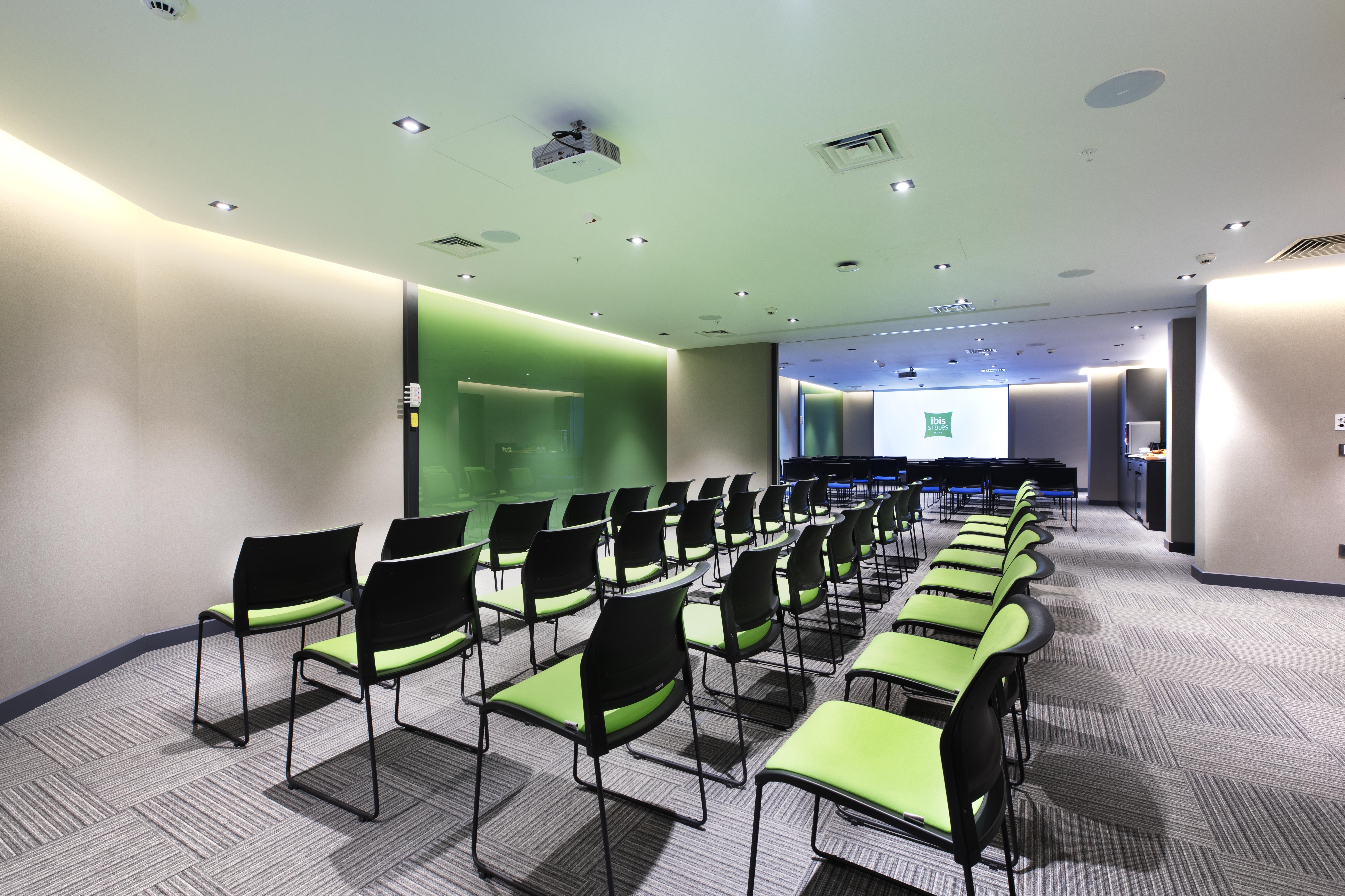 Ibis Styles Atasehir 4*