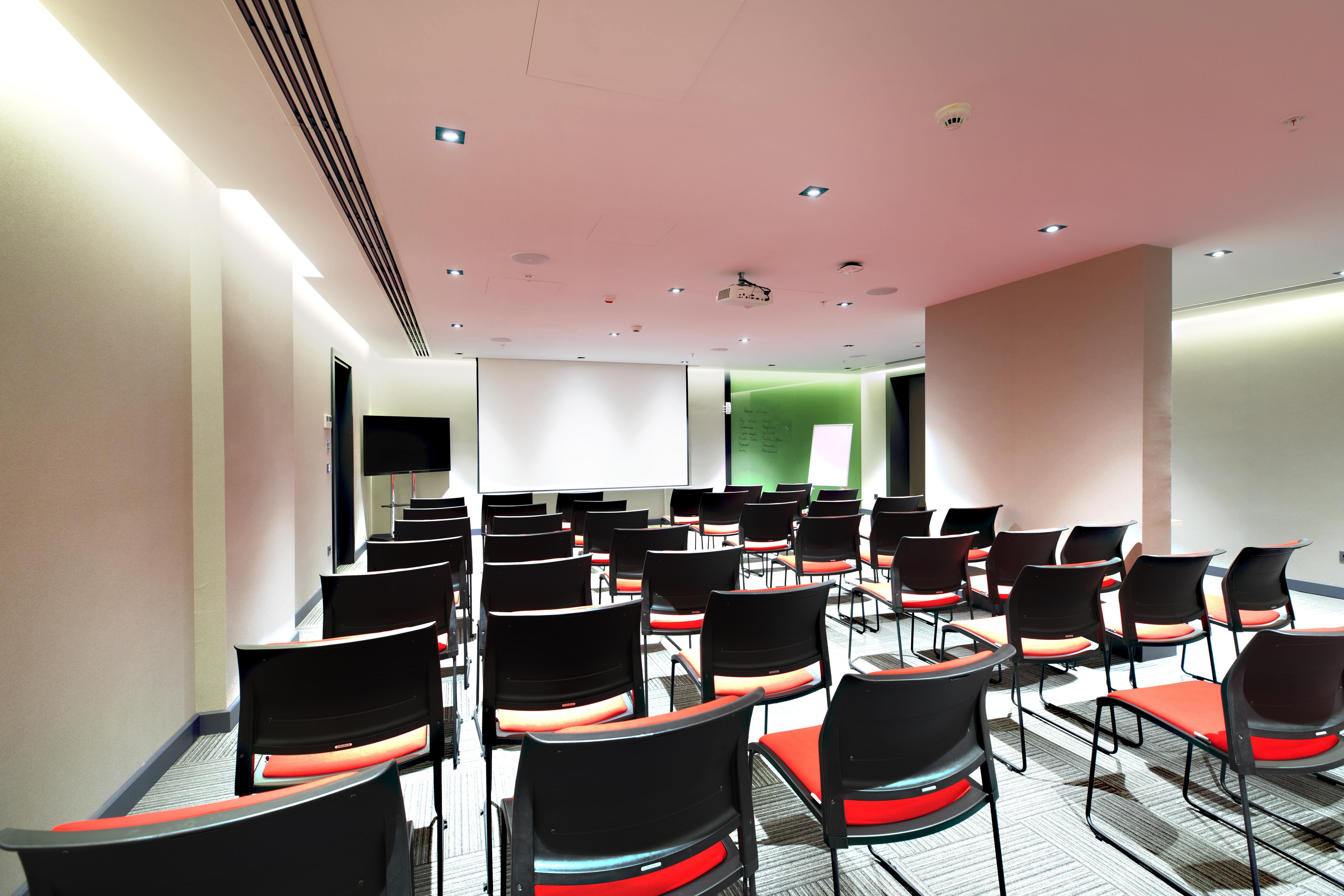 Ibis Styles Atasehir Hotel 4*