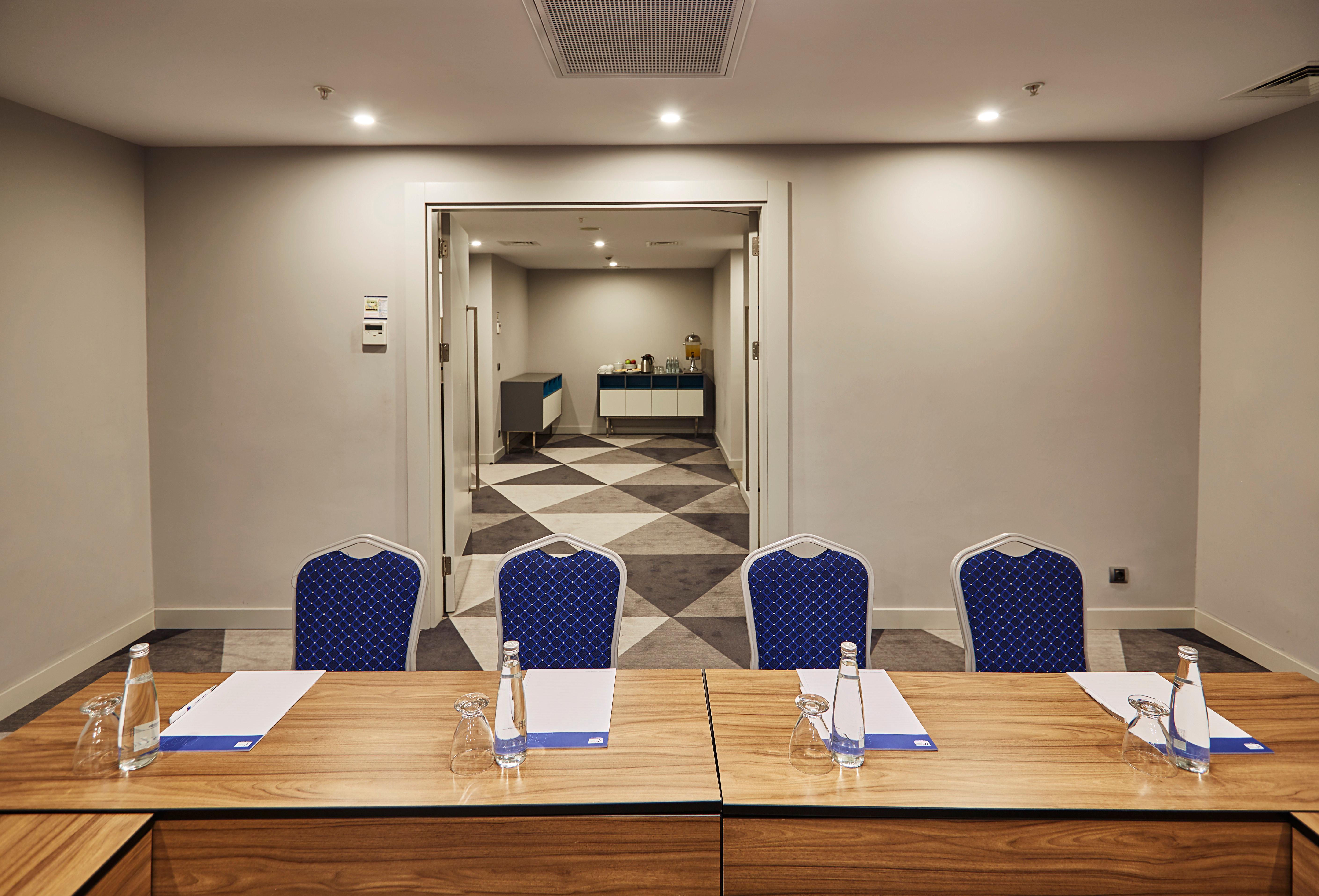 Hotel Express - - Atakoy Metro By Ihg