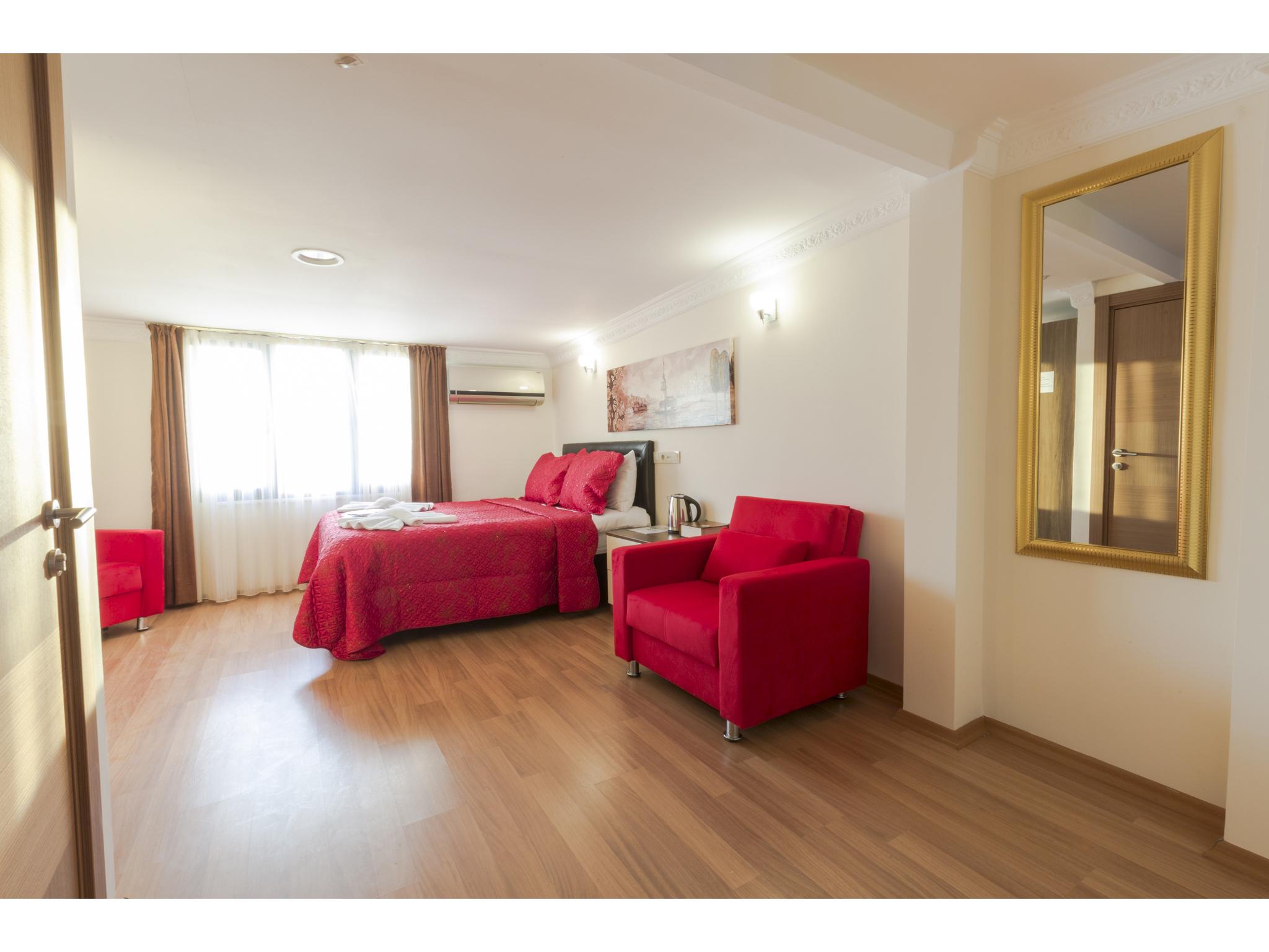 Zendy Hotel 2*