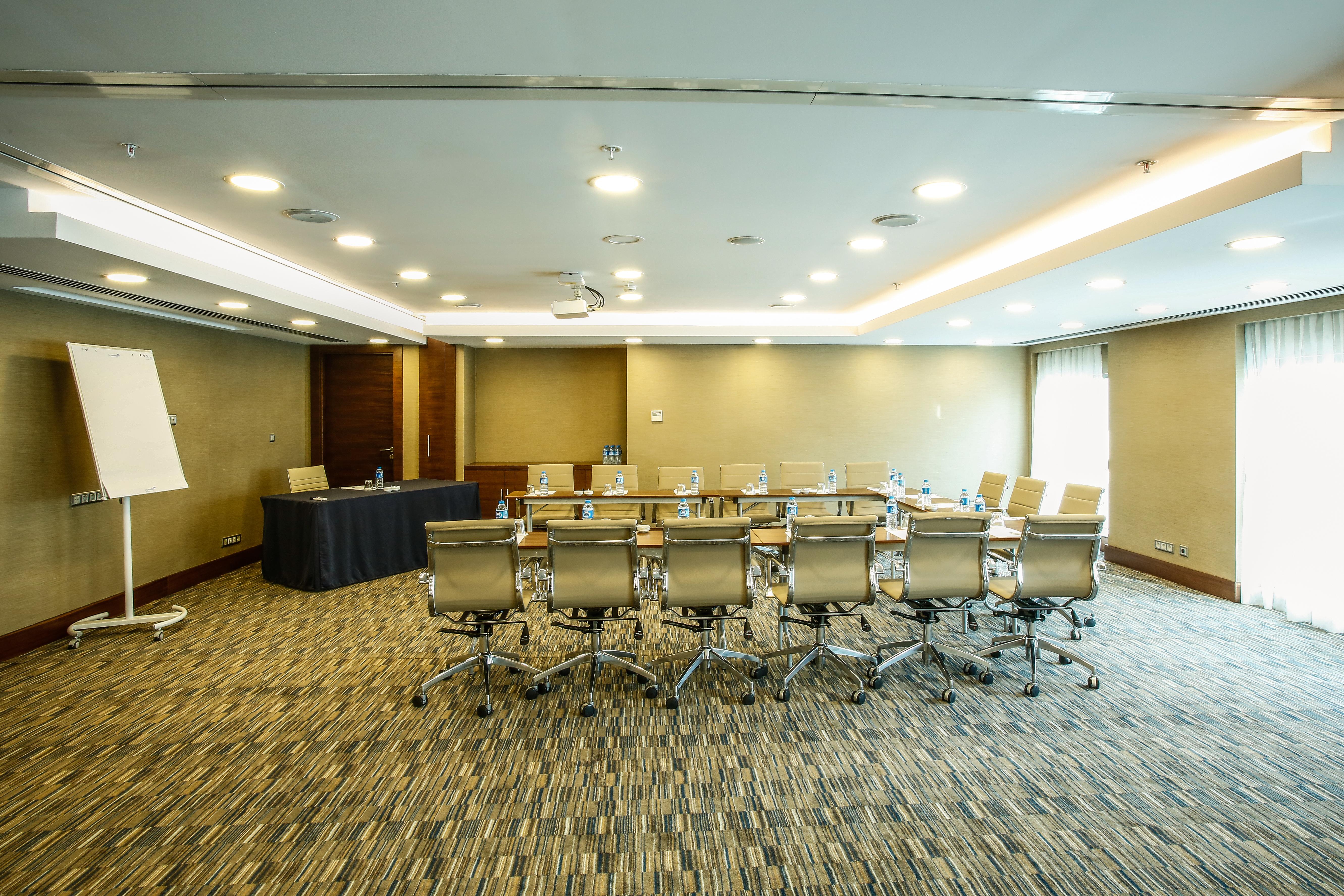 Dedeman Bostanci & Convention Center 5*