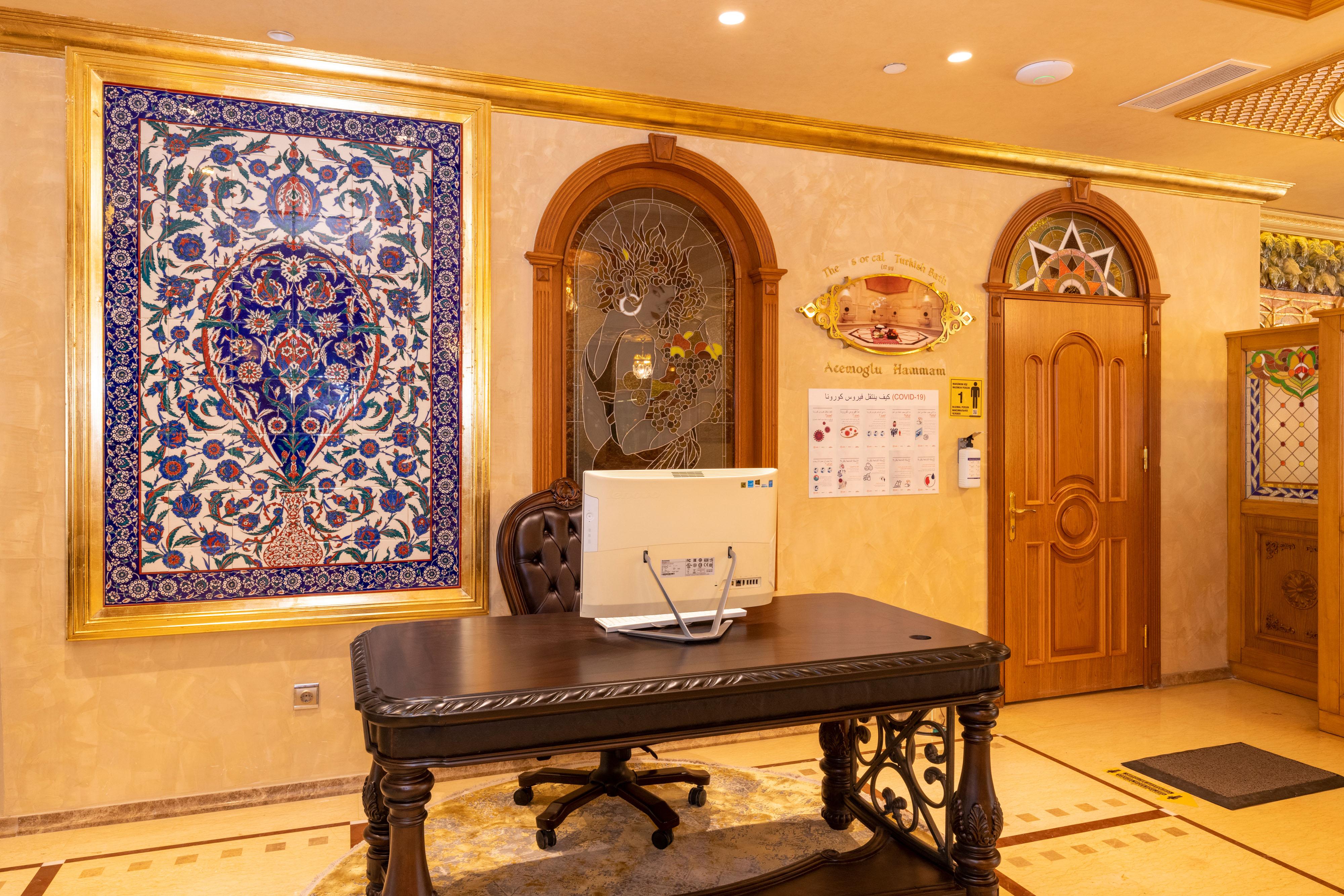Wyndham Old Hotel 5*